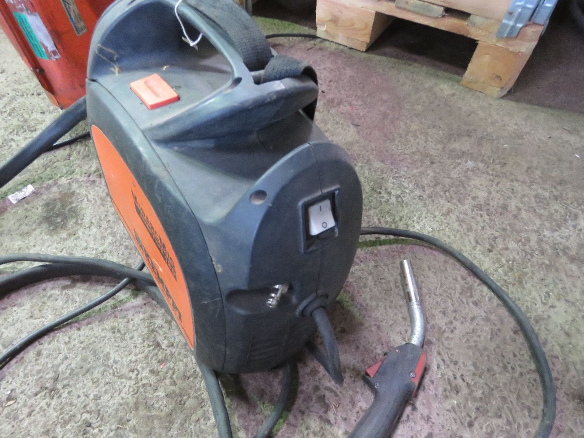 KEMPPI 240 VOLT INVERTER WELDER. - Image 5 of 5