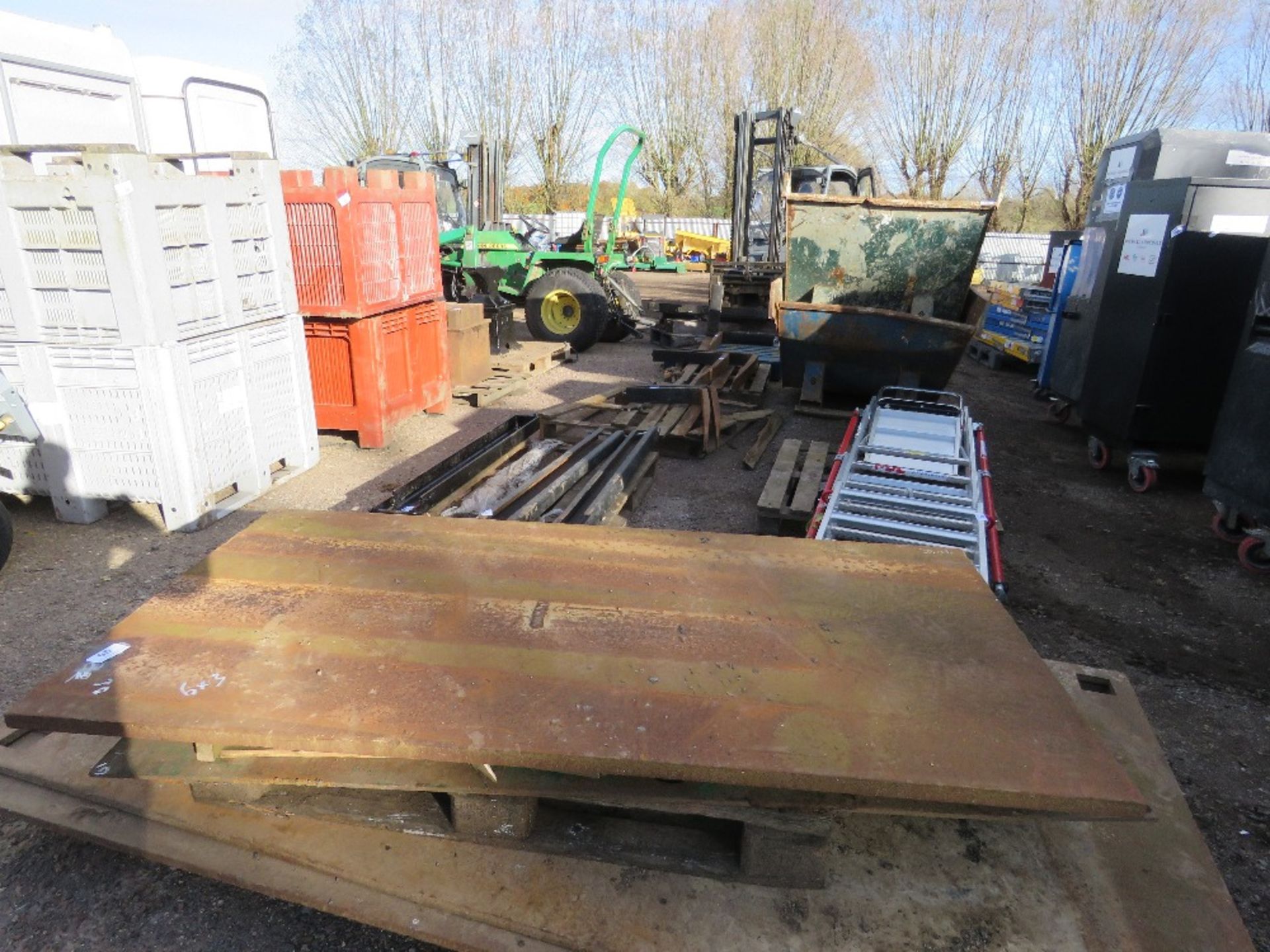 LARGE STEEL ROAD PLATE 6FT X 3FT X 30MM APPROX. - Image 2 of 4