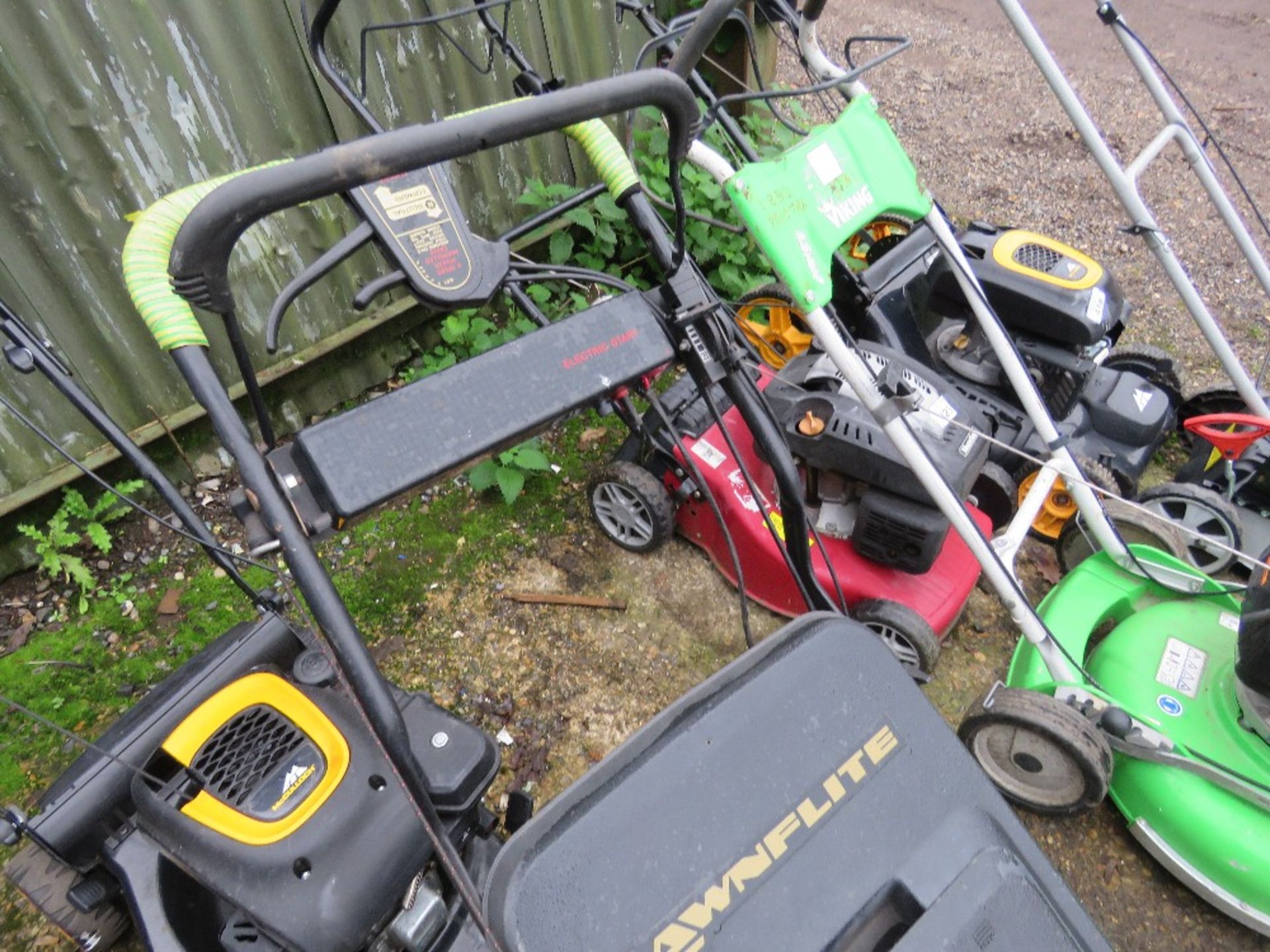 LAWNFLITE ROLLER PETROL ENGINED ROTARY LAWNMOWER. WITH COLLECTOR. THIS LOT IS SOLD UNDER THE AUC - Image 3 of 4
