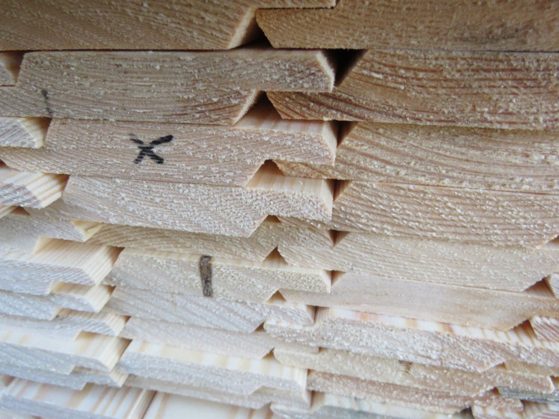 LARGE PACK OF UNTREATED SHIPLAP CLADDING BOARDS 1.73M LENGTH X 100MM APPROX. - Image 3 of 3