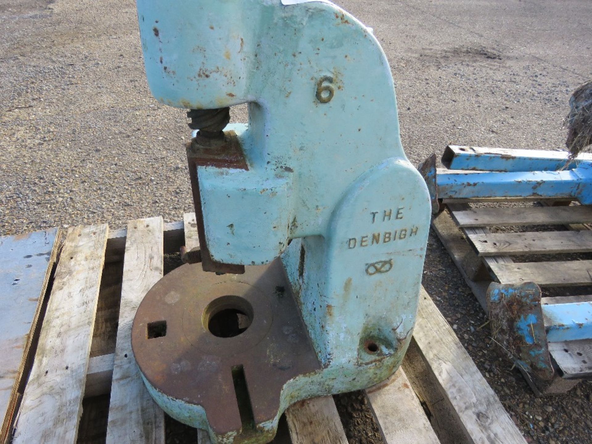 DENBIGH NO 6 FLY PRESS. THIS LOT IS SOLD UNDER THE AUCTIONEERS MARGIN SCHEME, THEREFORE NO VAT W - Image 3 of 4