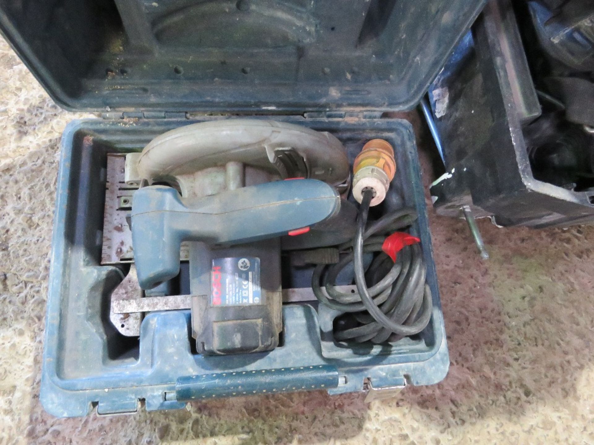 BOSCH 110V CIRCULAR SAW IN A CASE.