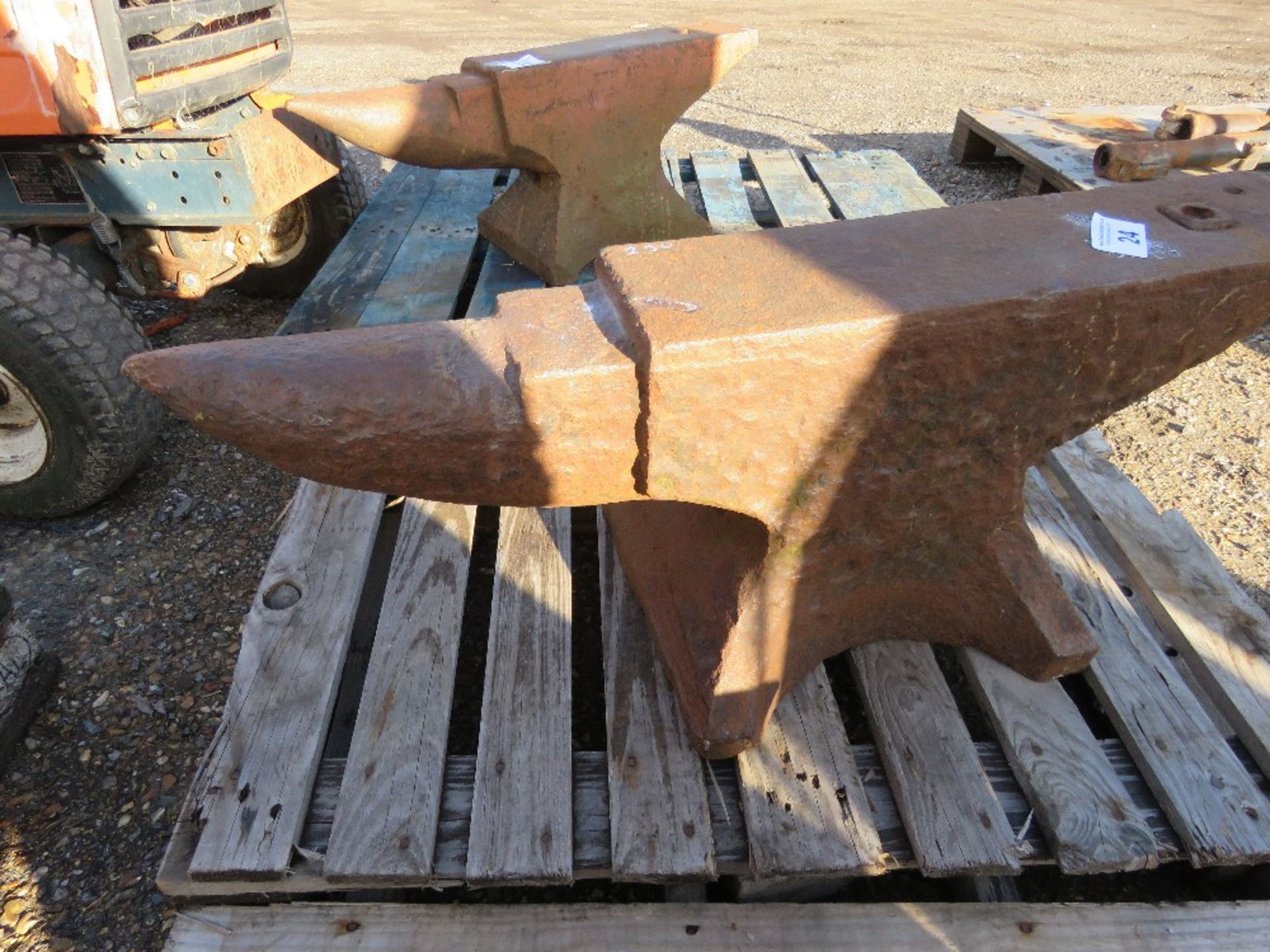 BLACKSMITH'S ANVIL, 90CM OVERALL LENGTH APPROX. - Image 2 of 3