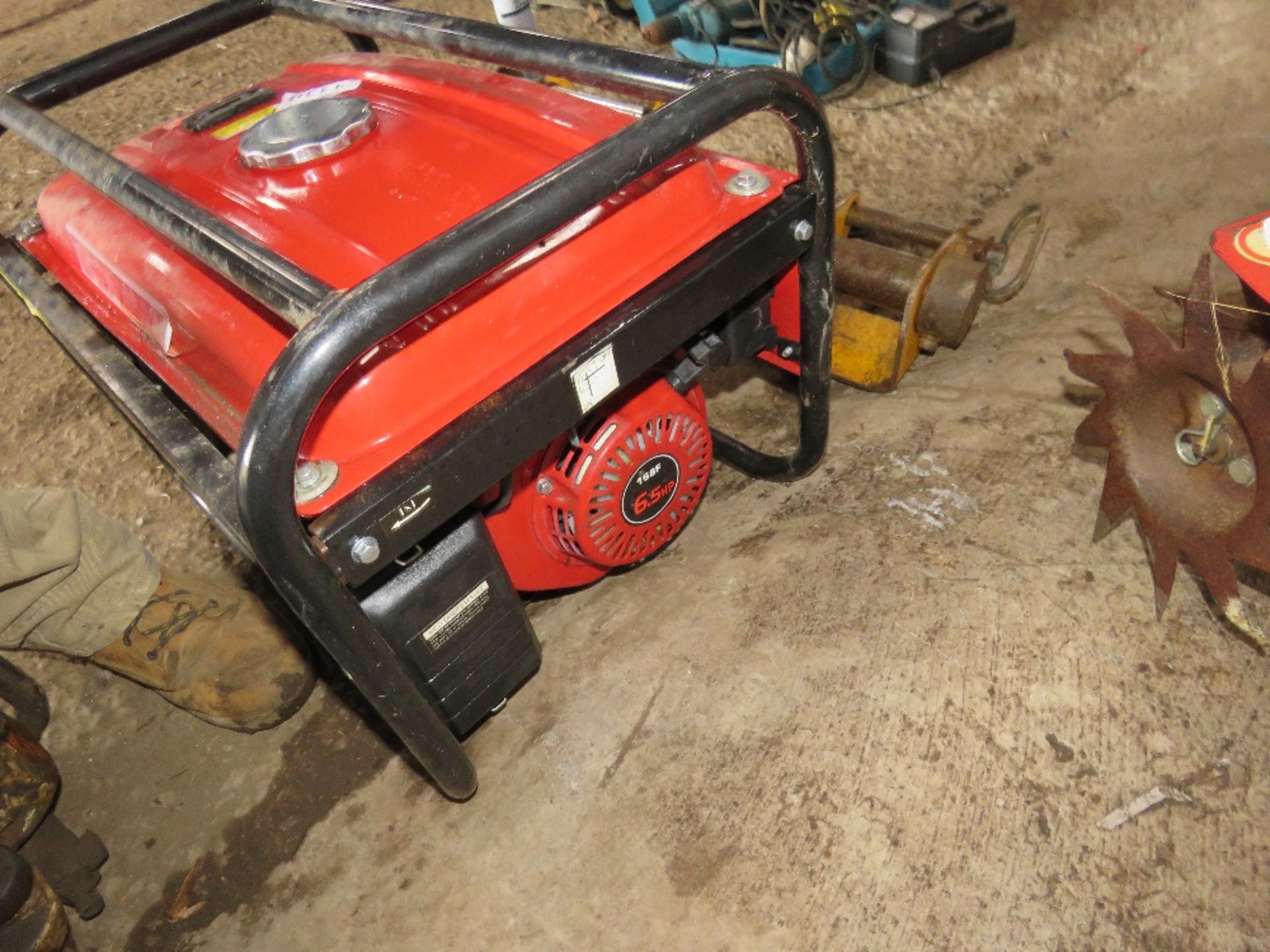 PETROL ENGINED GENERATOR. THIS LOT IS SOLD UNDER THE AUCTIONEERS MARGIN SCHEME, THEREFORE NO VAT - Image 3 of 3