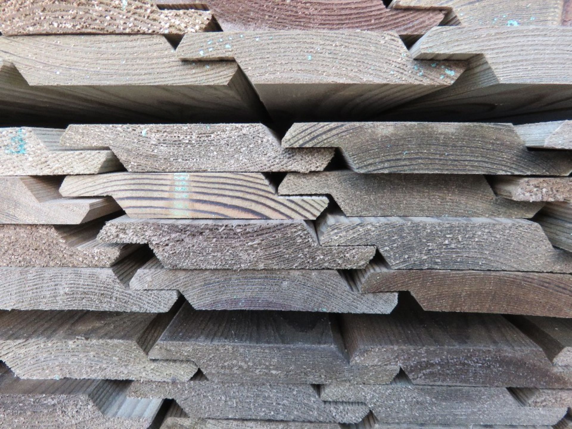 PACK OF PRESSURE TREATED SHIPLAP CLADDING TIMBER BOARDS. 100MM WIDTH APPROX. - Image 3 of 3