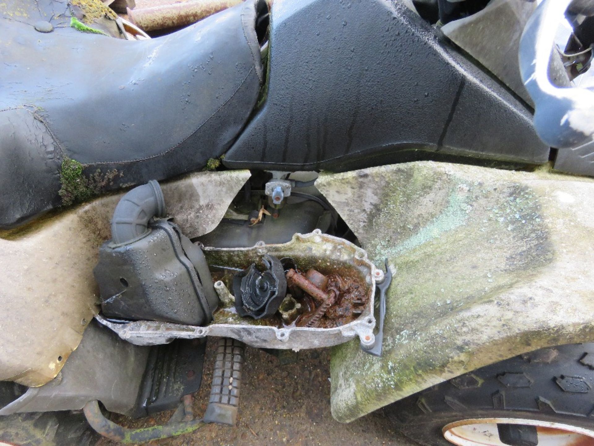 QUADBIKE FOR SPARES OR REPAIR. THIS LOT IS SOLD UNDER THE AUCTIONEERS MARGIN SCHEME, THEREFORE N - Image 3 of 3
