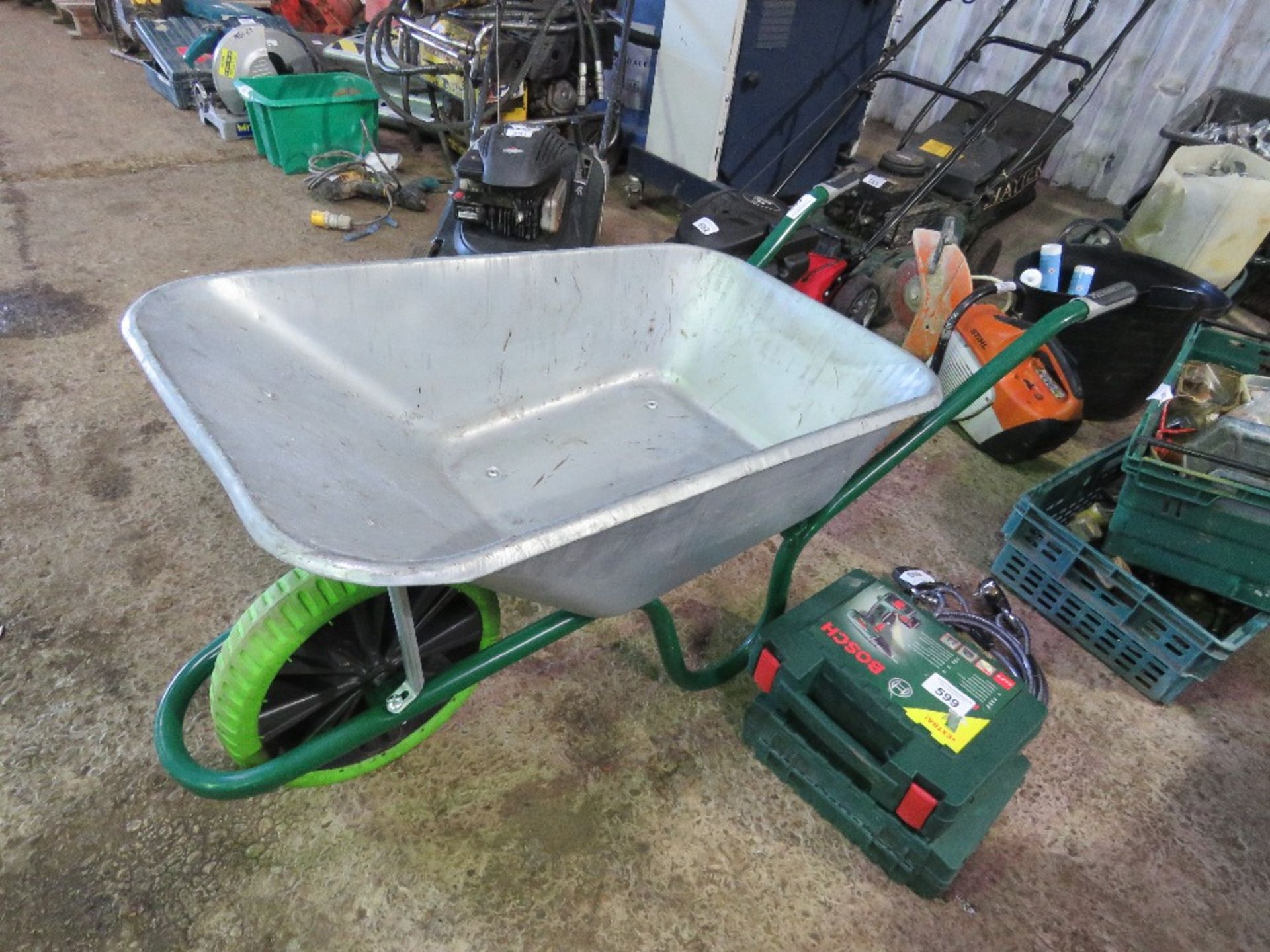 HEAVY DUTY WHEEL BARROW. THIS LOT IS SOLD UNDER THE AUCTIONEERS MARGIN SCHEME, THEREFORE NO VAT - Image 3 of 3