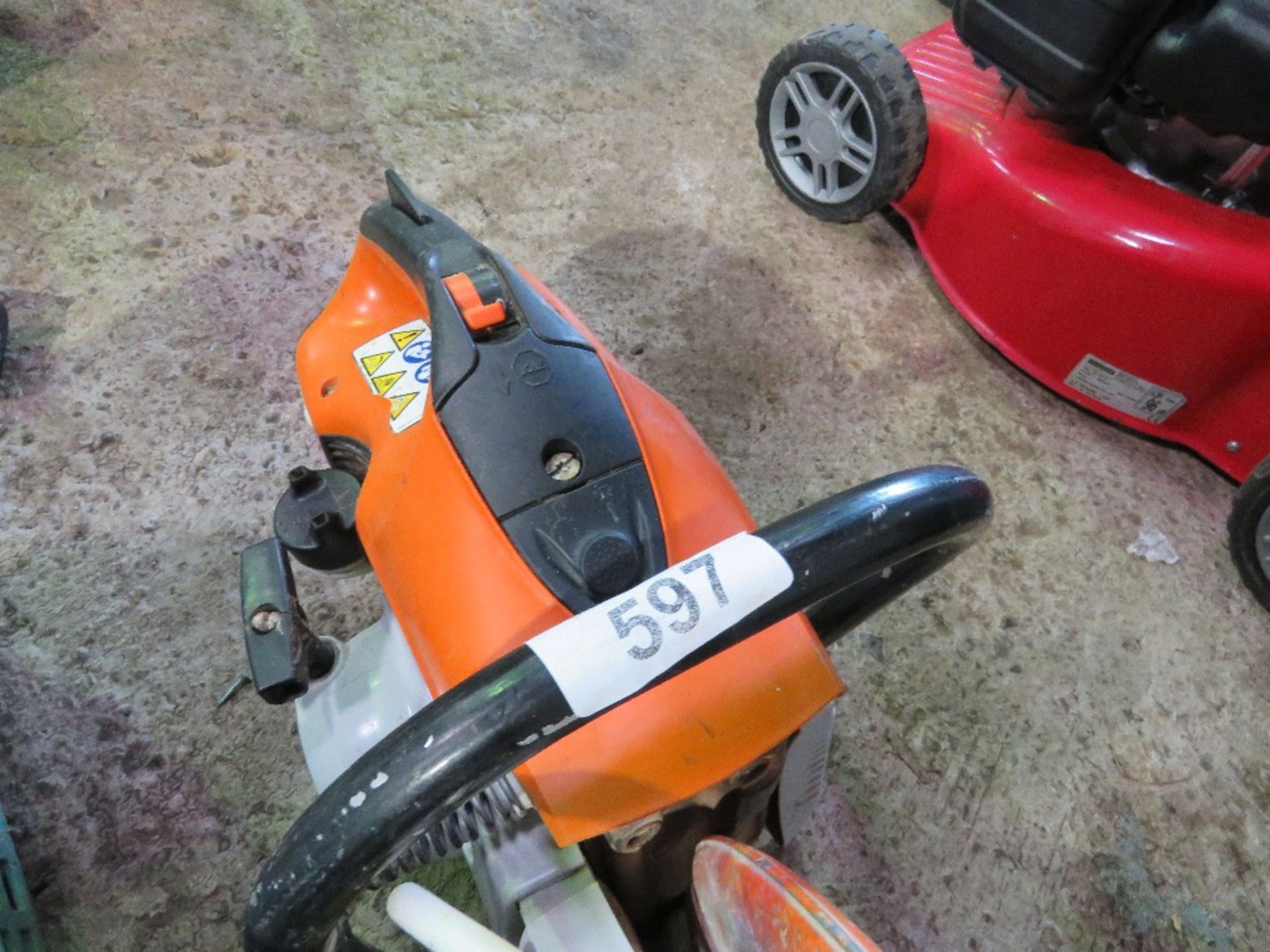 STIHL TS410 TYPE PETROL CUT OFF SAW. THIS LOT IS SOLD UNDER THE AUCTIONEERS MARGIN SCHEME, THERE - Image 2 of 2