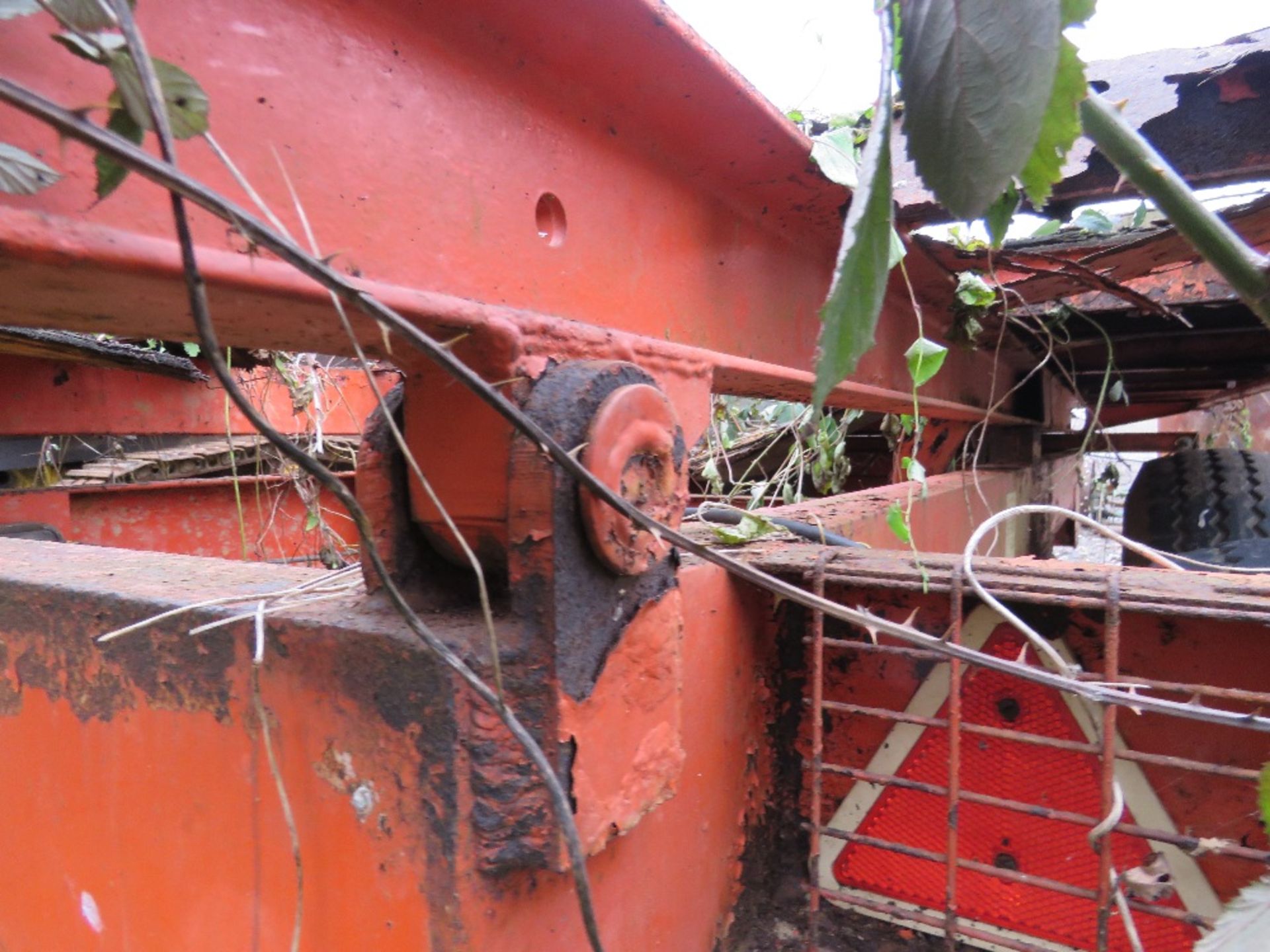 TWIN AXLED TIPPING TRAILER CHASSIS. DIRECT FROM LOCAL SMALLHOLDING. THIS LOT IS SOLD UNDER THE AU - Image 5 of 9