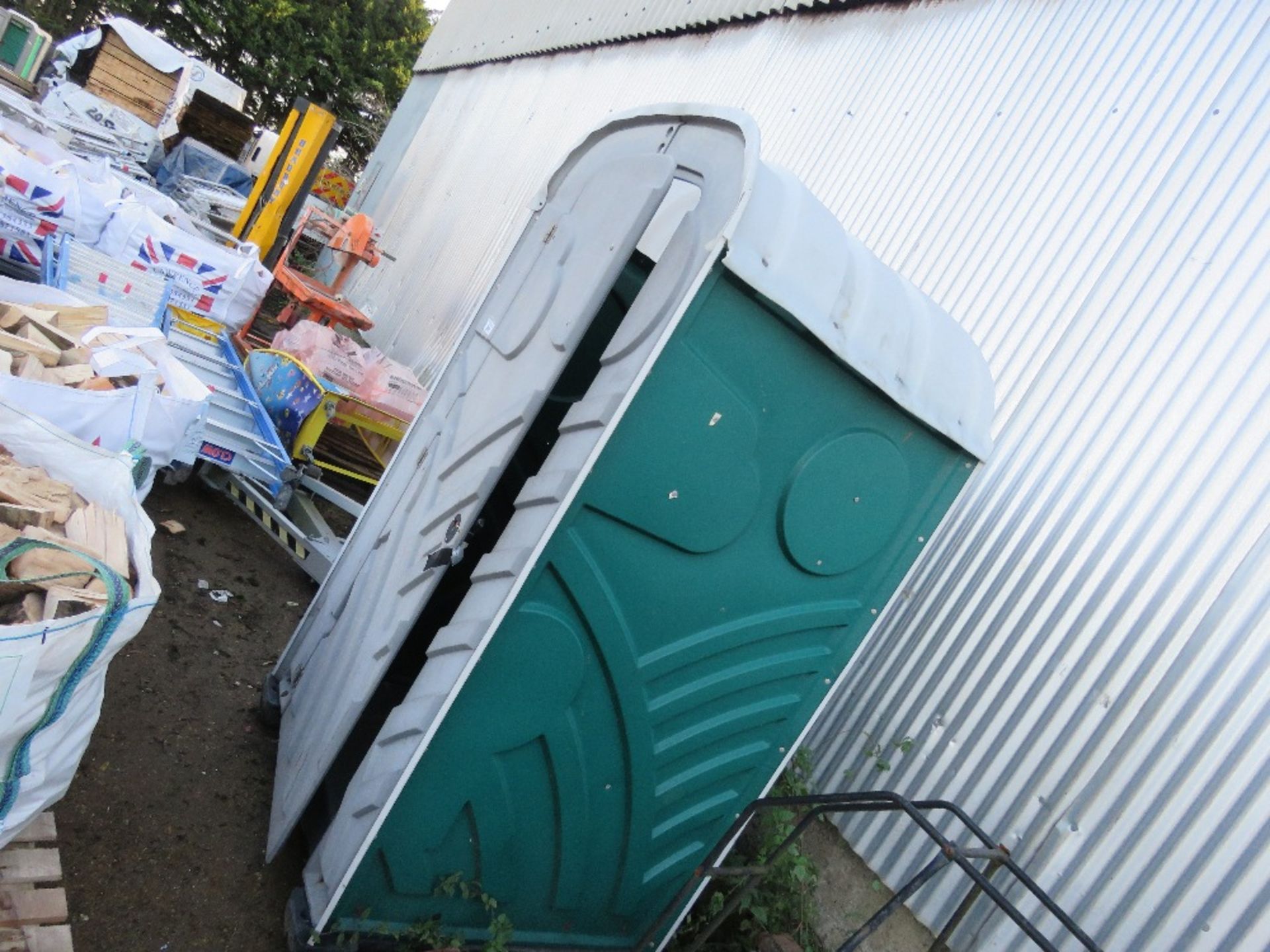 PORTABLE SITE TOILET - Image 2 of 4