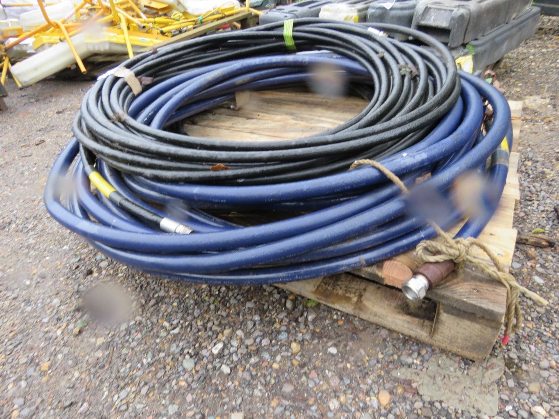 QUANTITY OF HIGH PRESSURE PIPE. THIS LOT IS SOLD UNDER THE AUCTIONEERS MARGIN SCHEME, THEREFORE N - Image 3 of 3