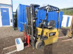 CAT / CATERPILLAR EP15KRT ELECTRIC 3 WHEEL FORKLIFT TRUCK YEAR 2009 WITH CHARGER. ETB10A60269. WHEN