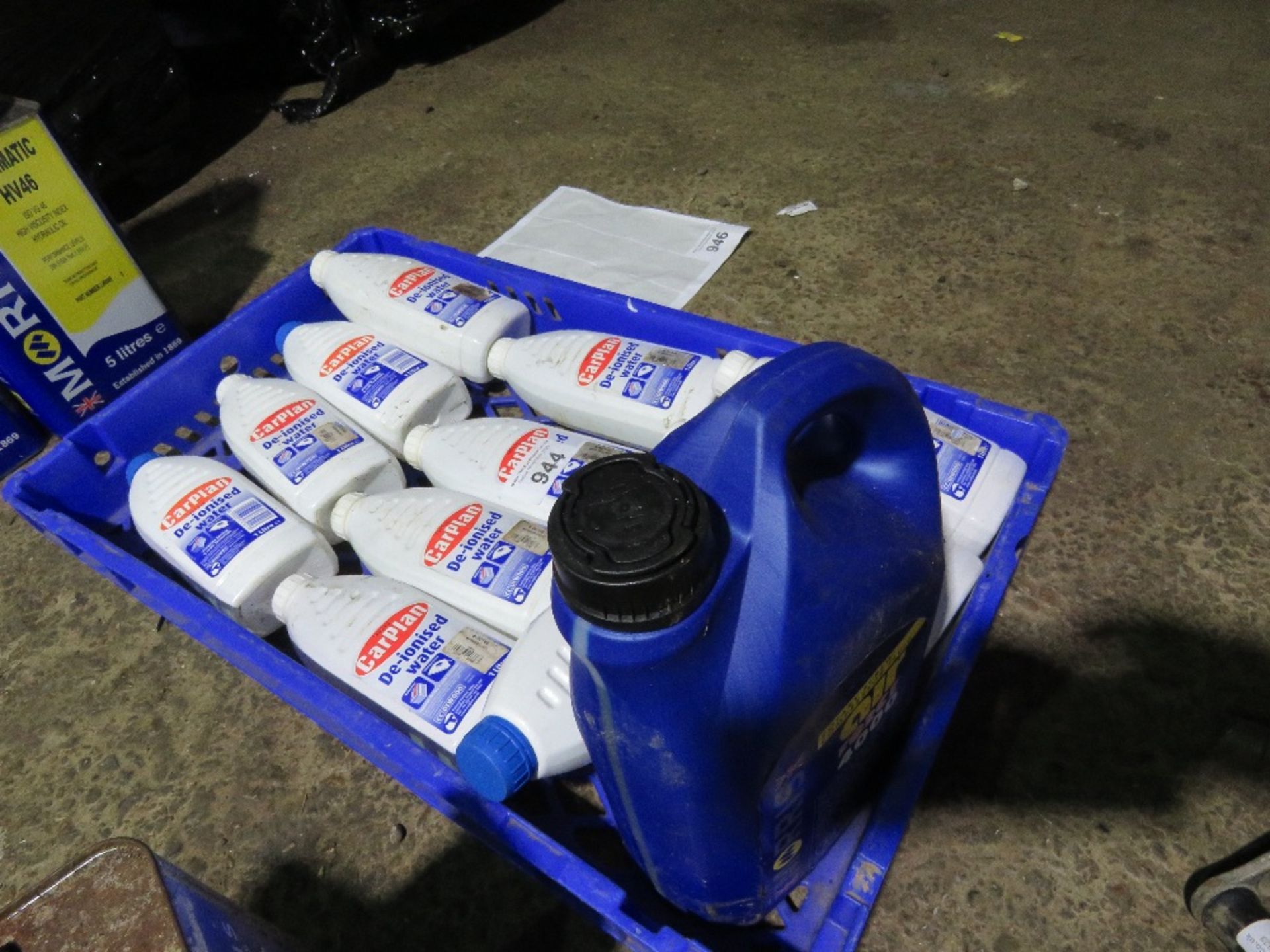 QUANTITY OF DE-IONISED WATER PLUS A CAN OF COMPRESSOR OIL. SOURCED FROM COMPANY LIQUIDATION. - Image 4 of 4