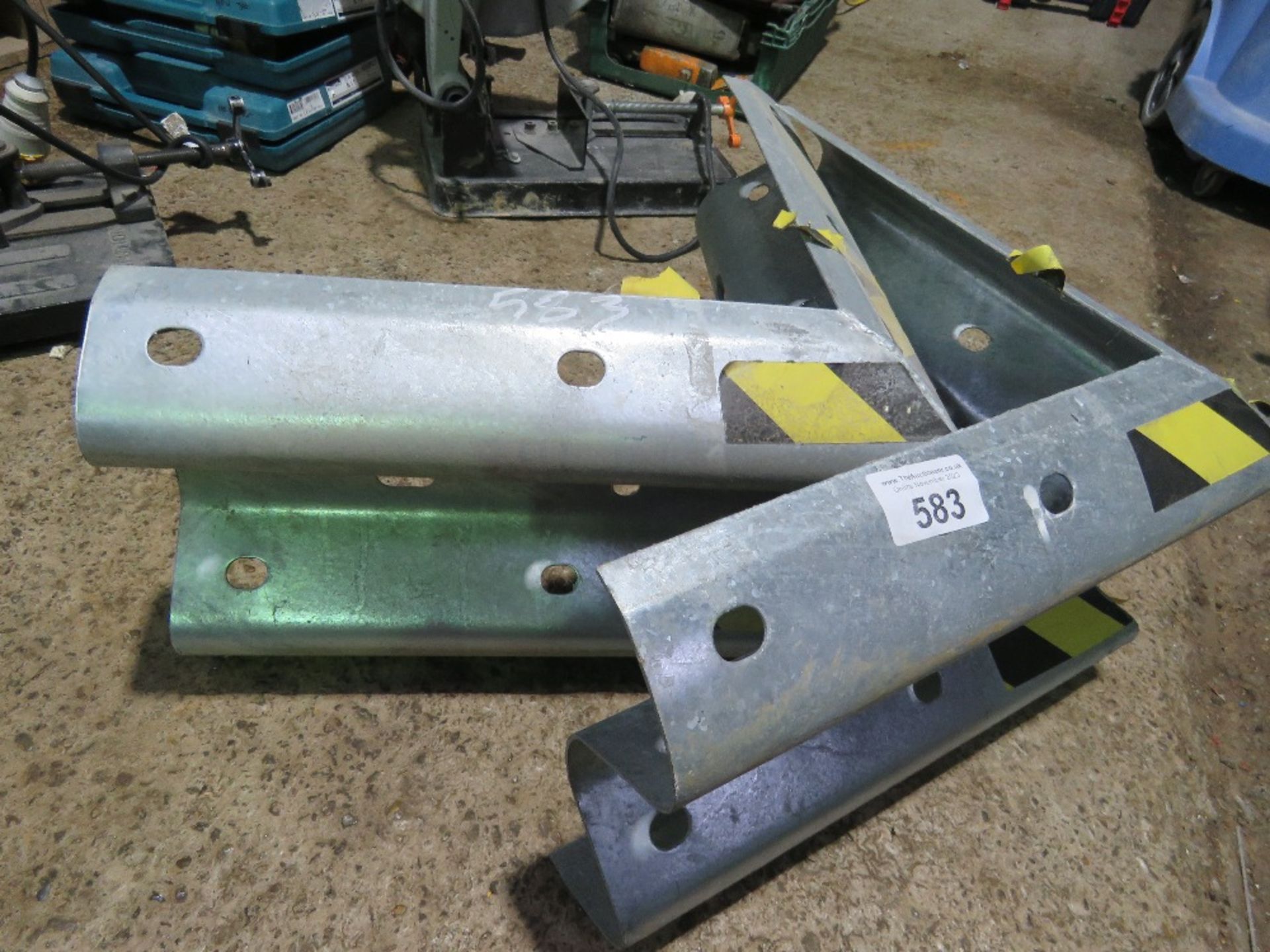 2 X ARMCO CRASH BARRIER CORNERS, UNUSED. THIS LOT IS SOLD UNDER THE AUCTIONEERS MARGIN SCHEME, T - Image 2 of 2