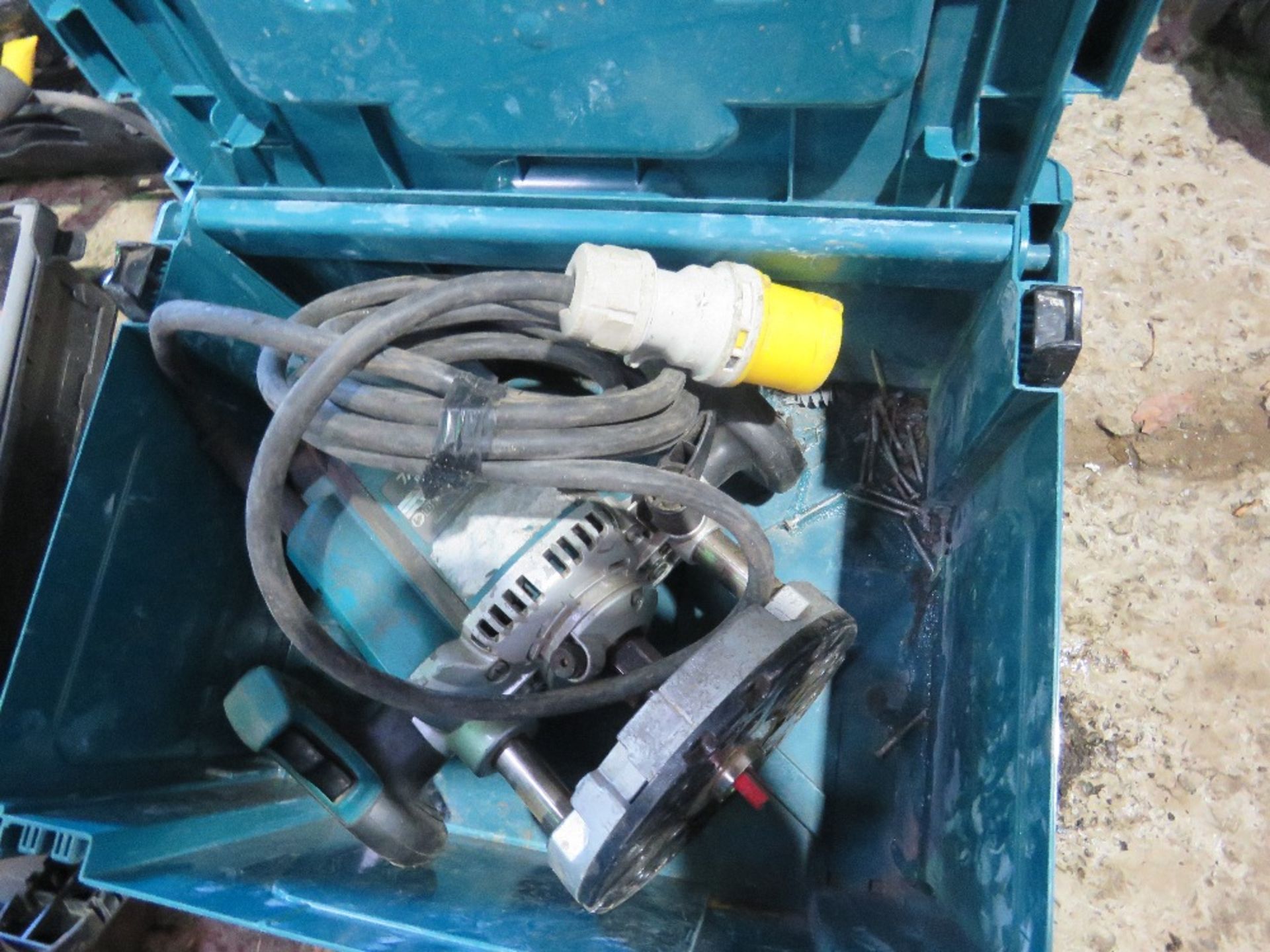 MAKITA 110V ROUTER IN A CASE. - Image 4 of 4