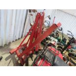 HEAVY DUTY ENGINE CRANE. THIS LOT IS SOLD UNDER THE AUCTIONEERS MARGIN SCHEME, THEREFORE NO VAT