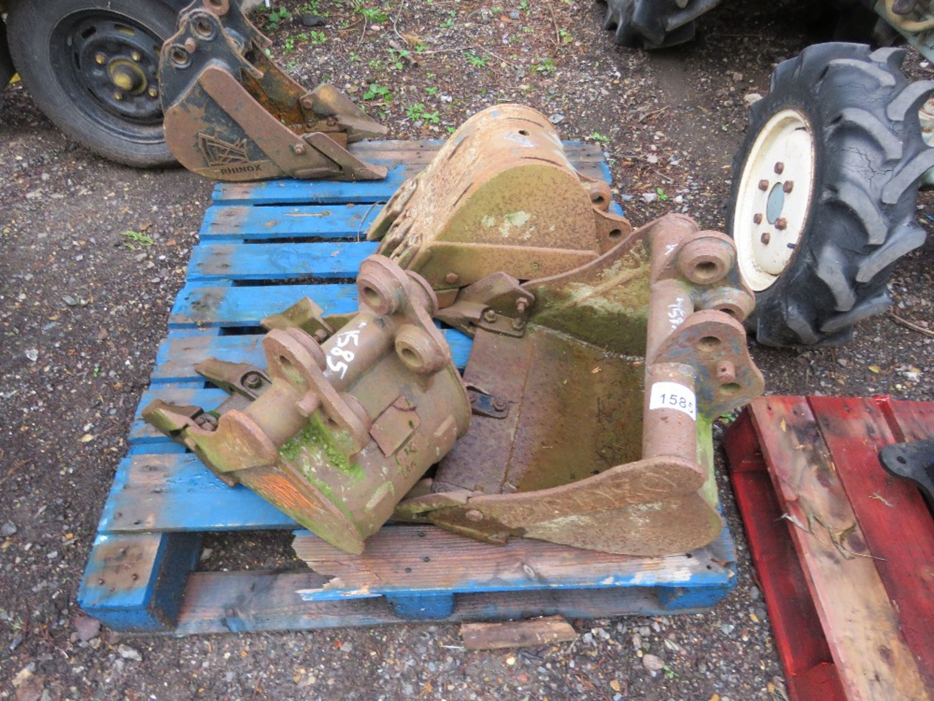 3NO MINI EXCAVATOR BUCKETS ON 25MM PINS, AS SHOWN.