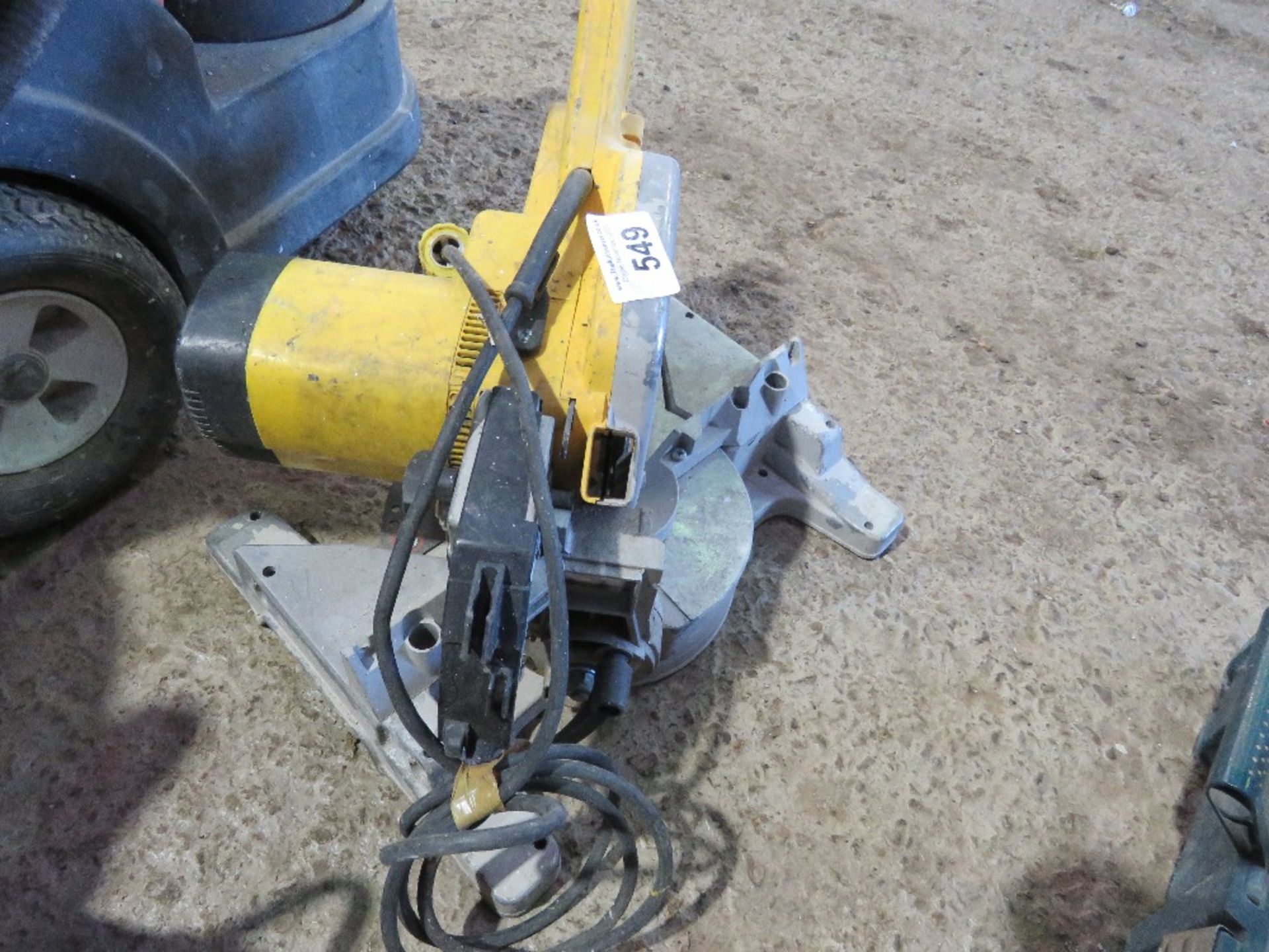 DEWALT 110V MITRE SAW. THIS LOT IS SOLD UNDER THE AUCTIONEERS MARGIN SCHEME, THEREFORE NO VAT WI - Image 3 of 3