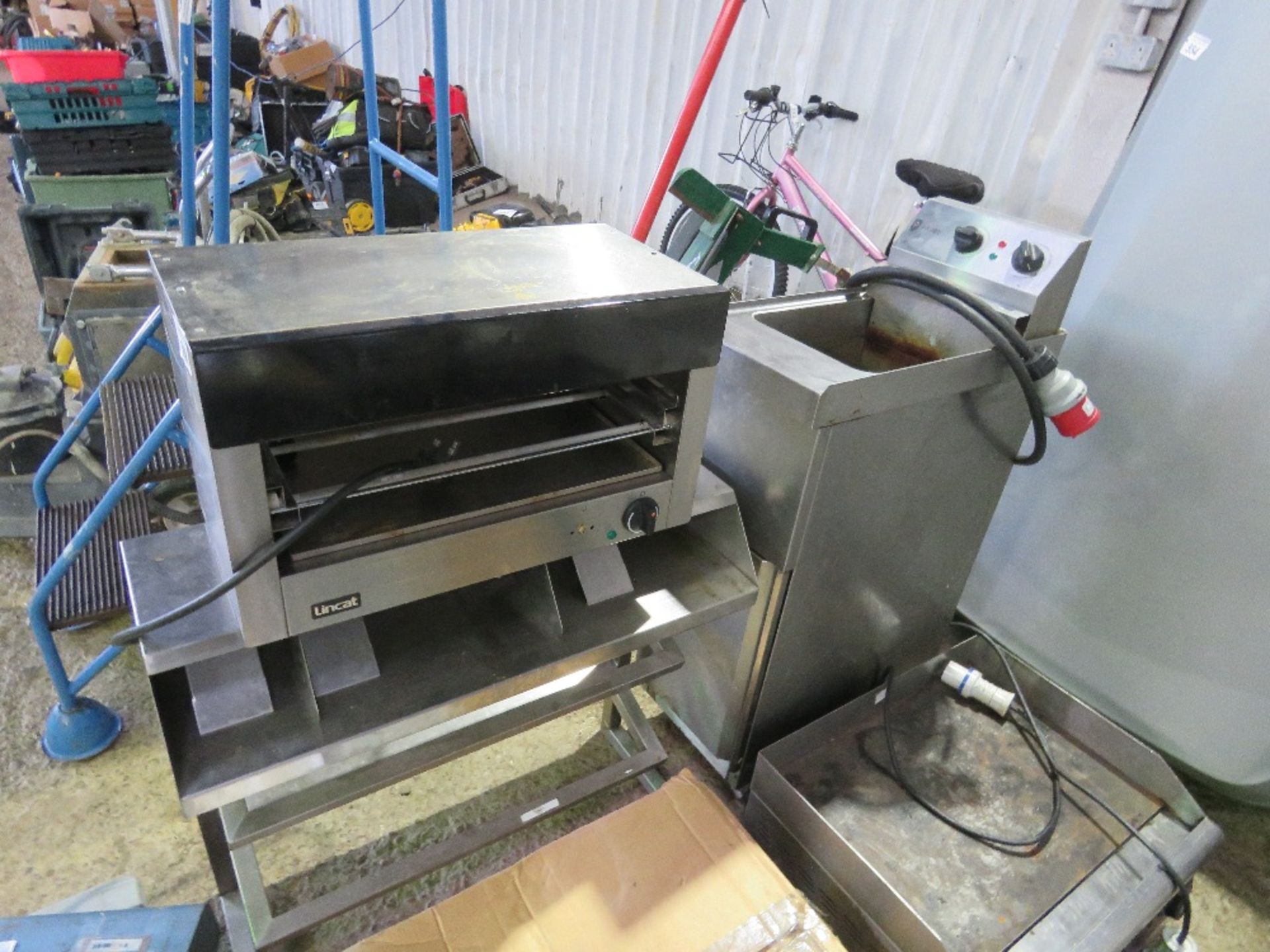 LINCAT FOOD HEATER ON A STAND, 240V GRIDDLE PLUS A 3 PHASE FRYER UNIT. THIS LOT IS SOLD UNDER TH