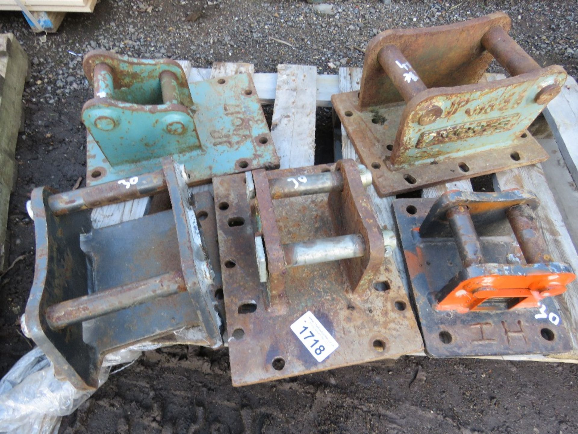 5 X ASSORTED EXCAVATOR BREAKER HEADSTOCKS/ MOUNTING BRACKETS, 30MM - 45MM PINS. DIRECT FROM LOCAL C