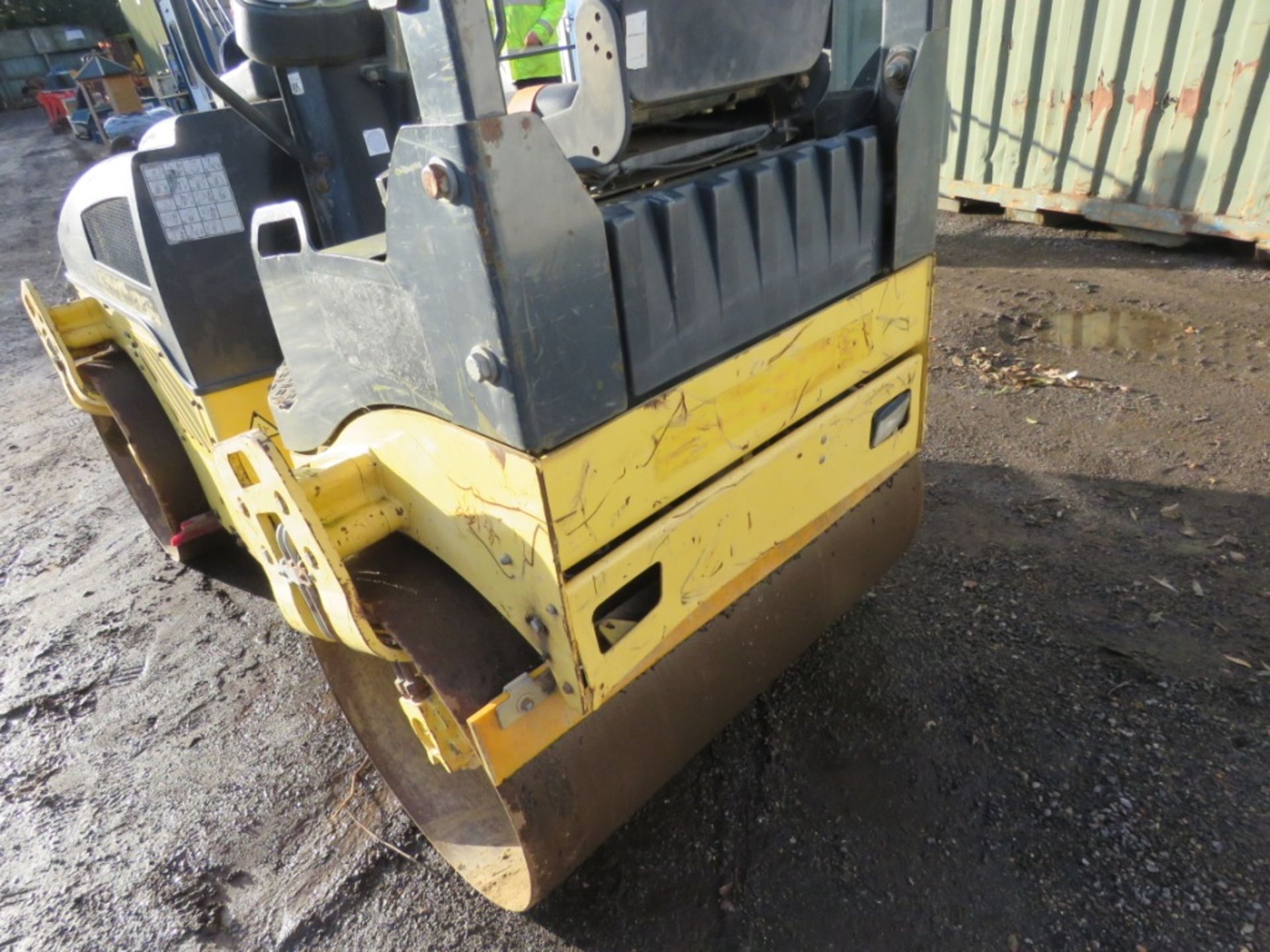 BID INCREMENT NOW £50! BOMAG 120AD-4 DOUBLE DRUM ROLLER, YEAR 2007. - Image 6 of 10