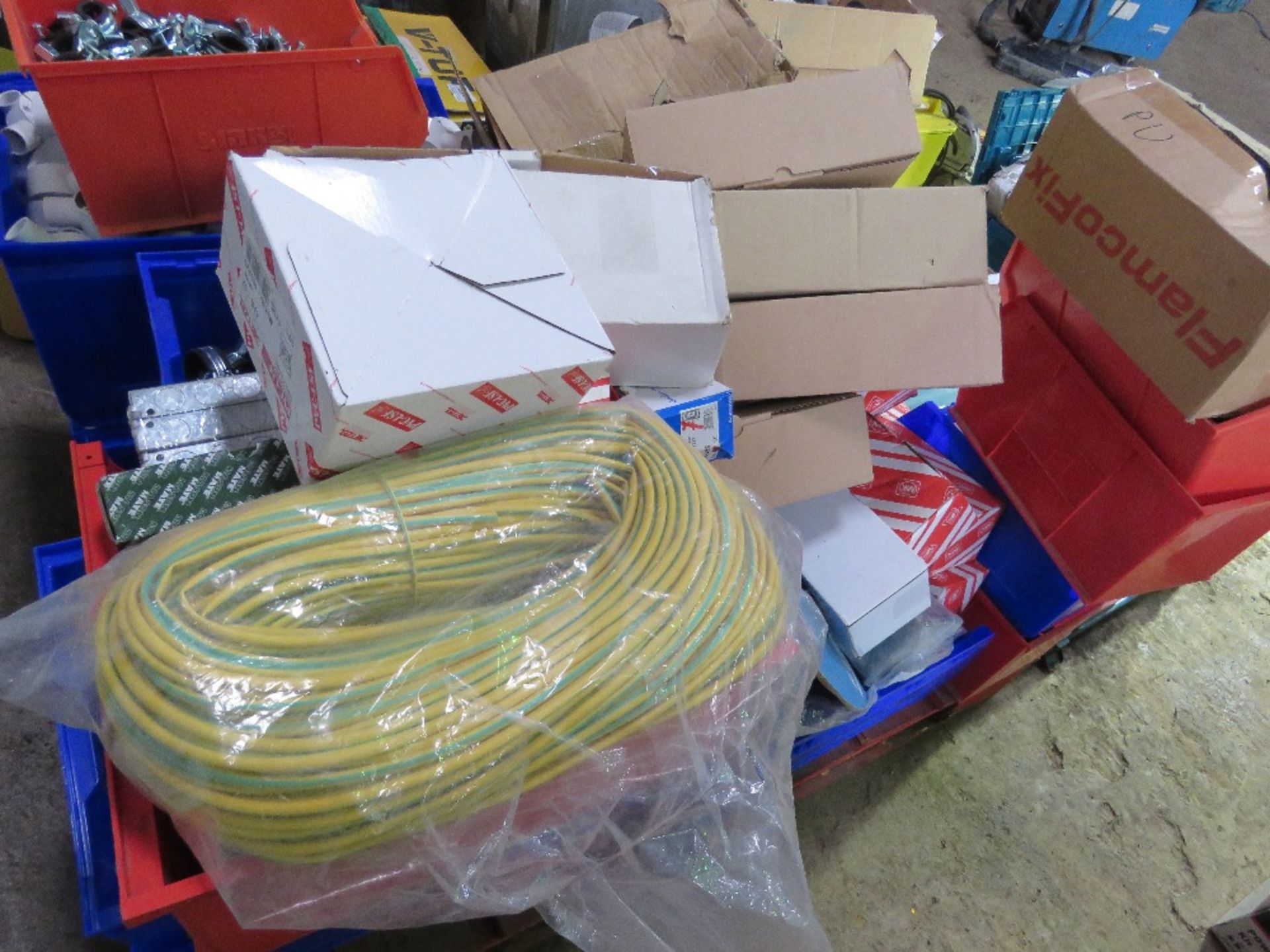 PALLET OF ELECTRICAL SUNDRIES. - Image 2 of 3