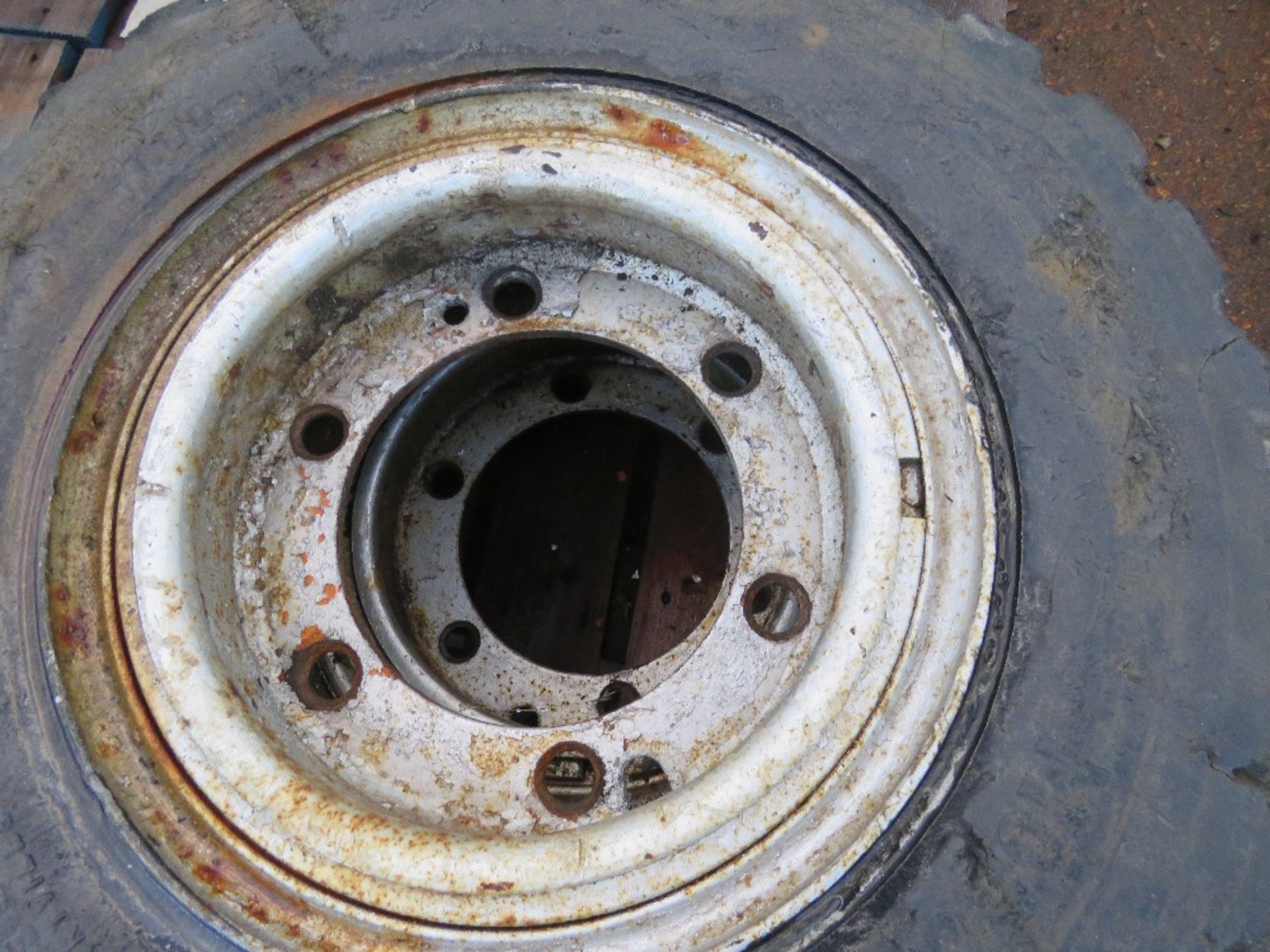 4 X SOLID FORKLIFT WHEELS AND TYRES 7.00X12 AND 6.50 X 10. THIS LOT IS SOLD UNDER THE AUCTIONEER - Image 5 of 5