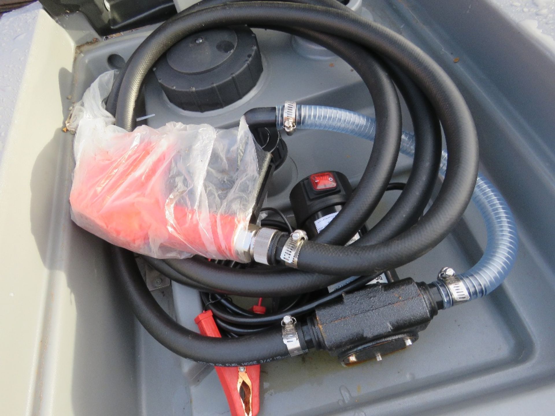 MINI BOWSER FOR PICKUP TRUCK ETC. WITH 12V PUMP. APPEARS LITTLE/UNUSED. - Image 3 of 3