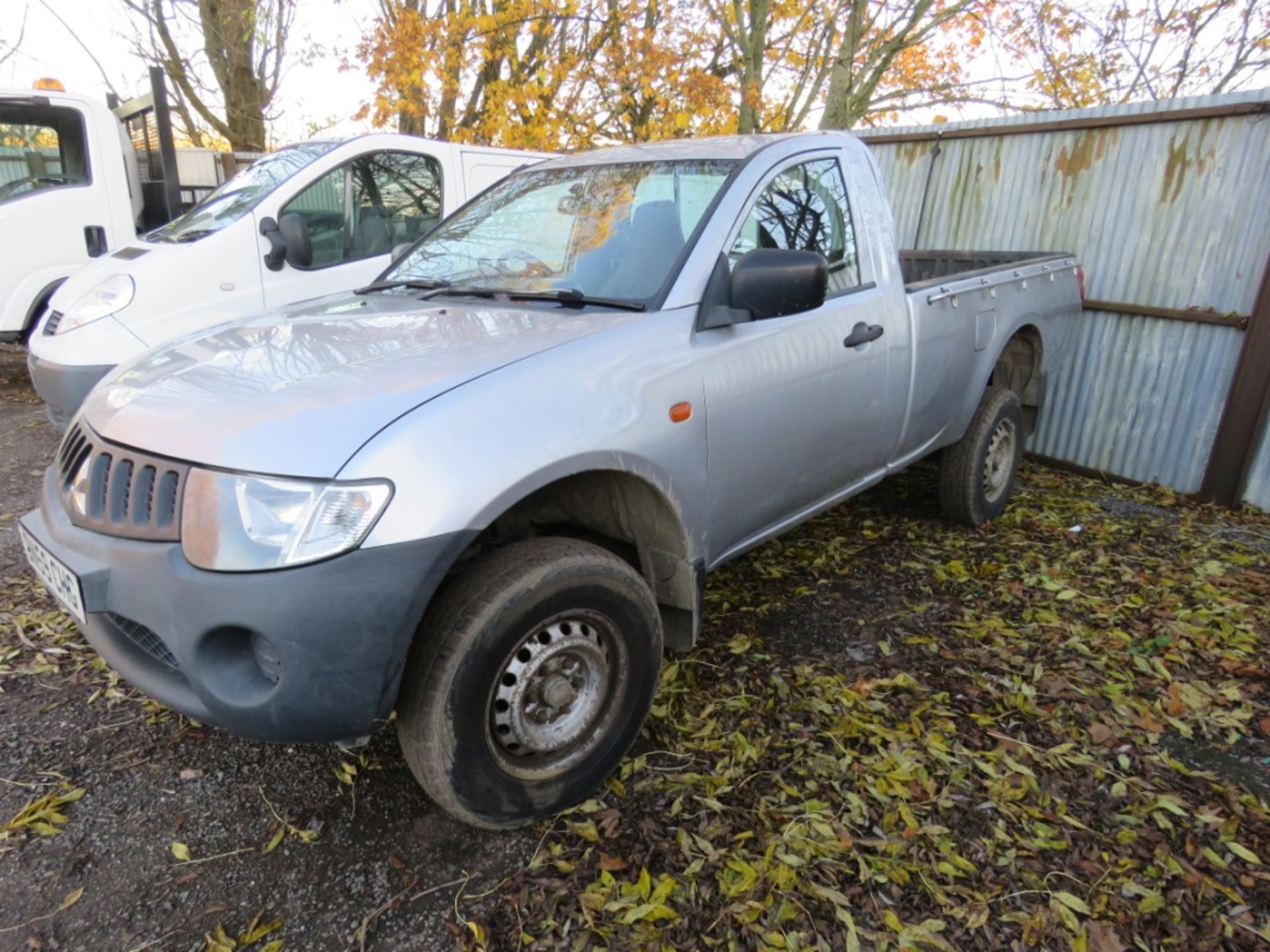 MITSUBISHI L200 4WORK DI 4WD SINGLE CABBED PICKUP TRUCK REG:DN59 CHG. WITH V5. MOT UNTIL 14/08/24. 1 - Image 4 of 13