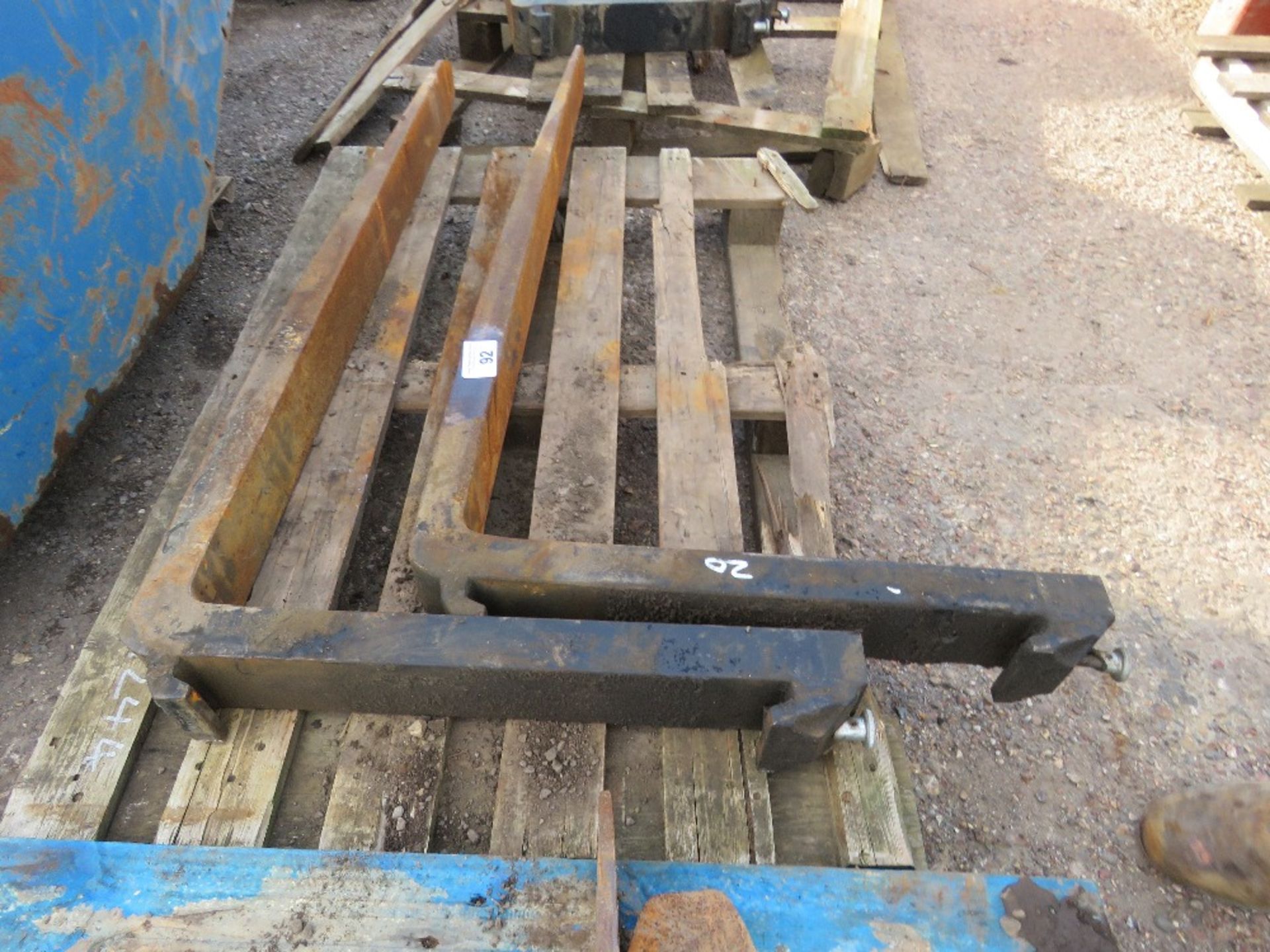 PAIR OF FORKLIFT TINES FOR 20" CARRIAGE. - Image 2 of 3