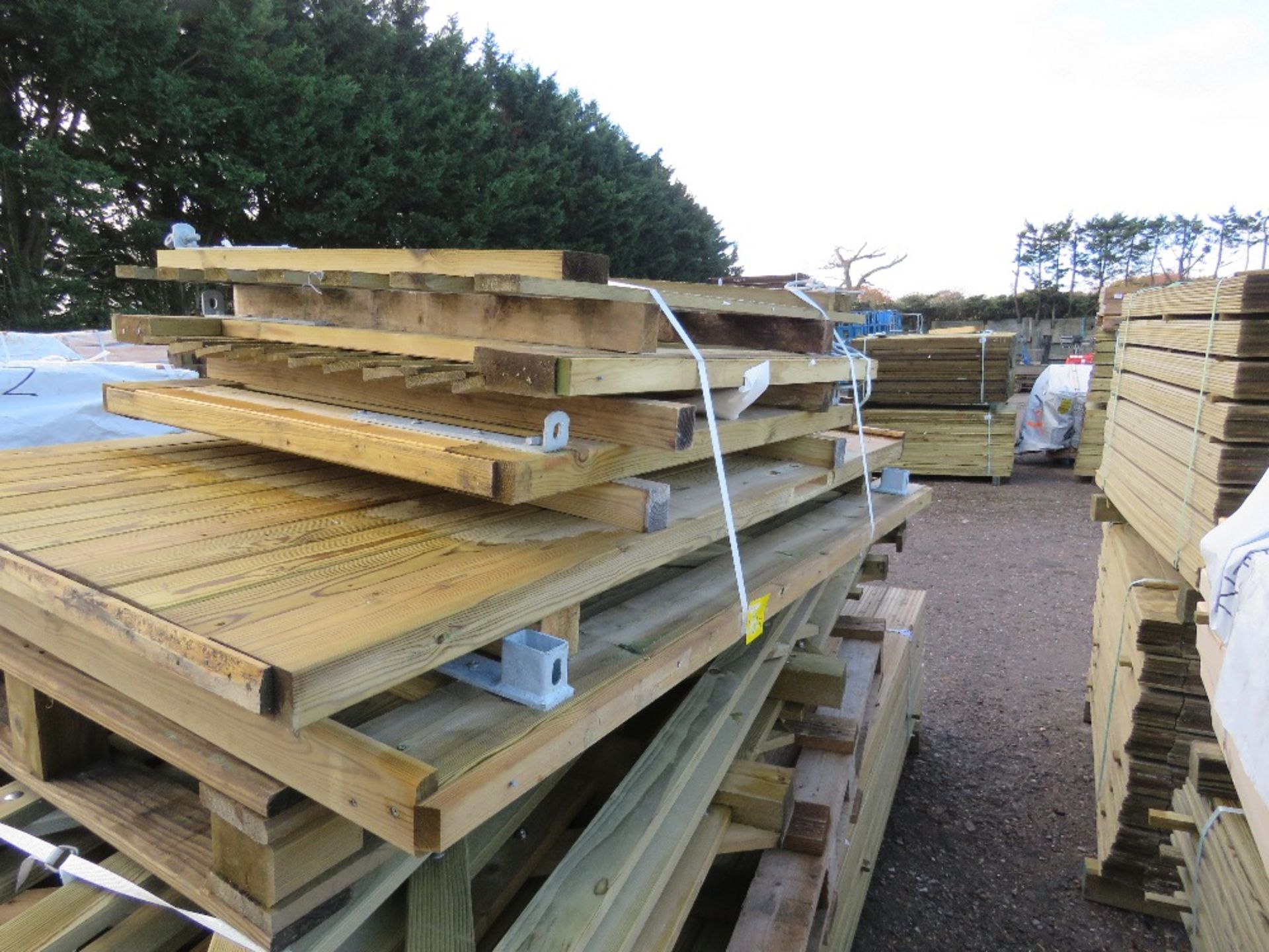 5 X ASSORTED WOODEN PEDESTRIAN GATES. - Image 3 of 6