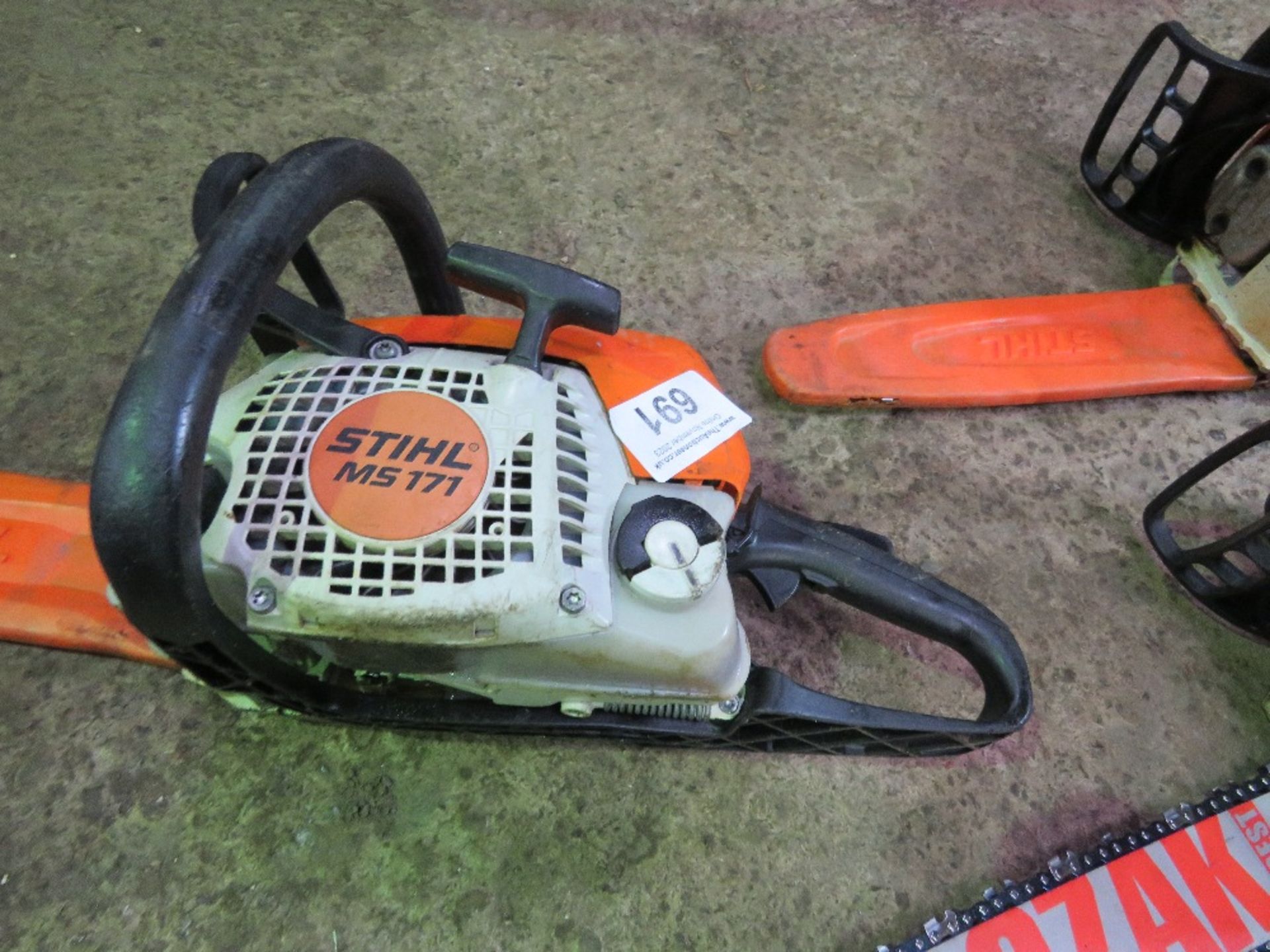 STIHL PETROL ENGINED CHAINSAW MODEL MS171. - Bild 2 aus 2