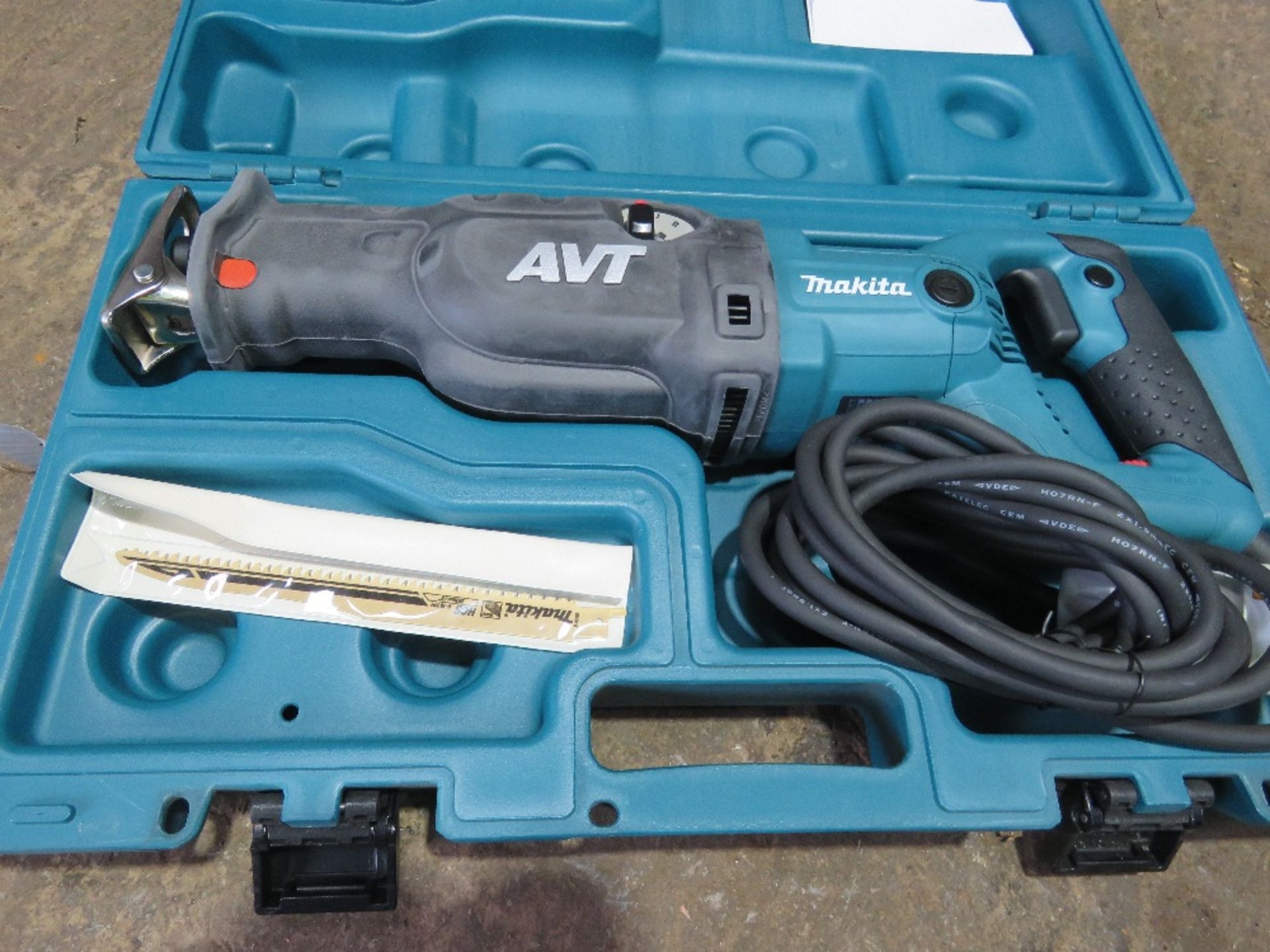 MAKITA 110V RECIP SAW, LITTLE USED.