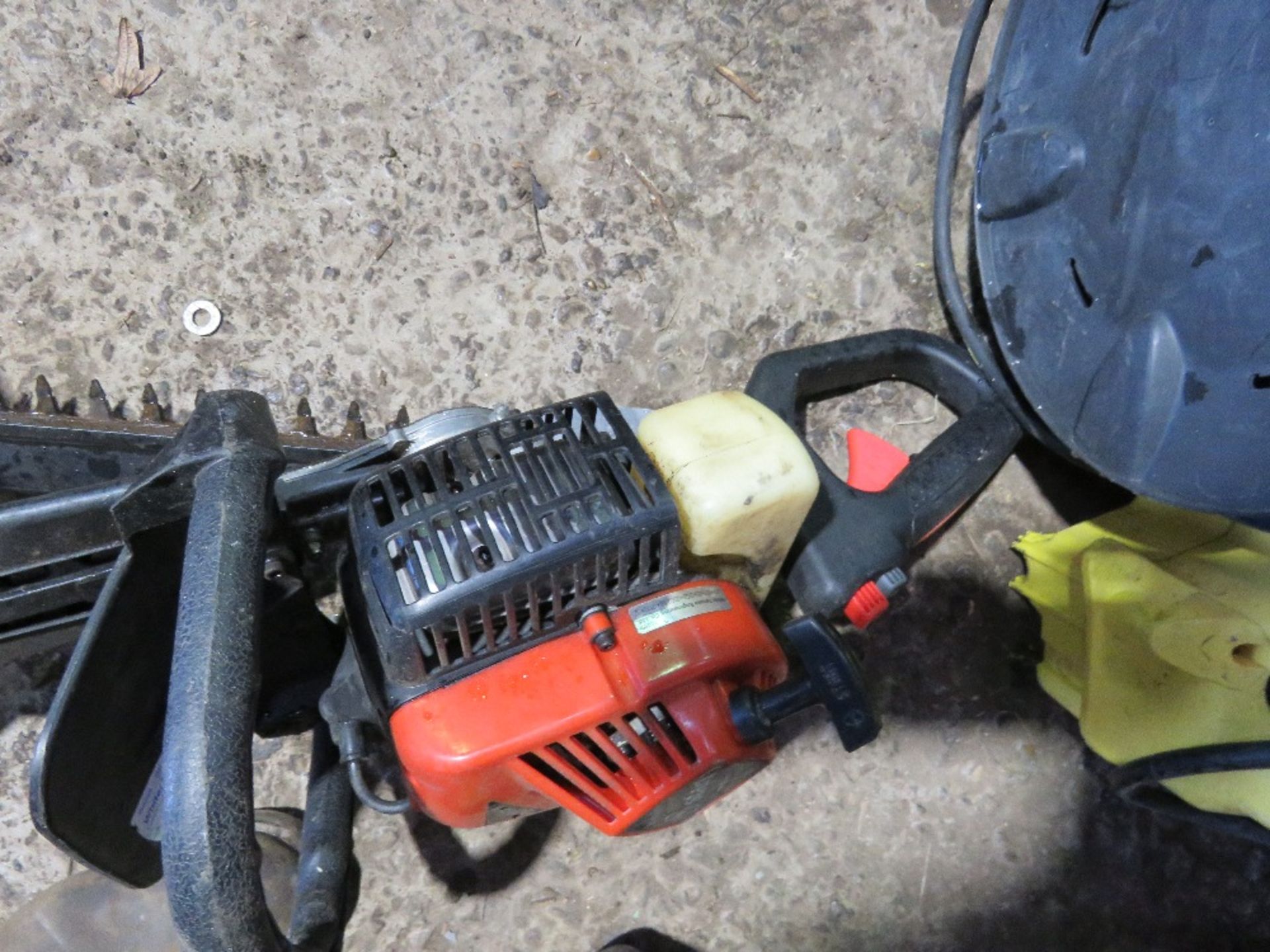 2 X PETROL ENGINED HEDGE CUTTERS. - Image 6 of 6