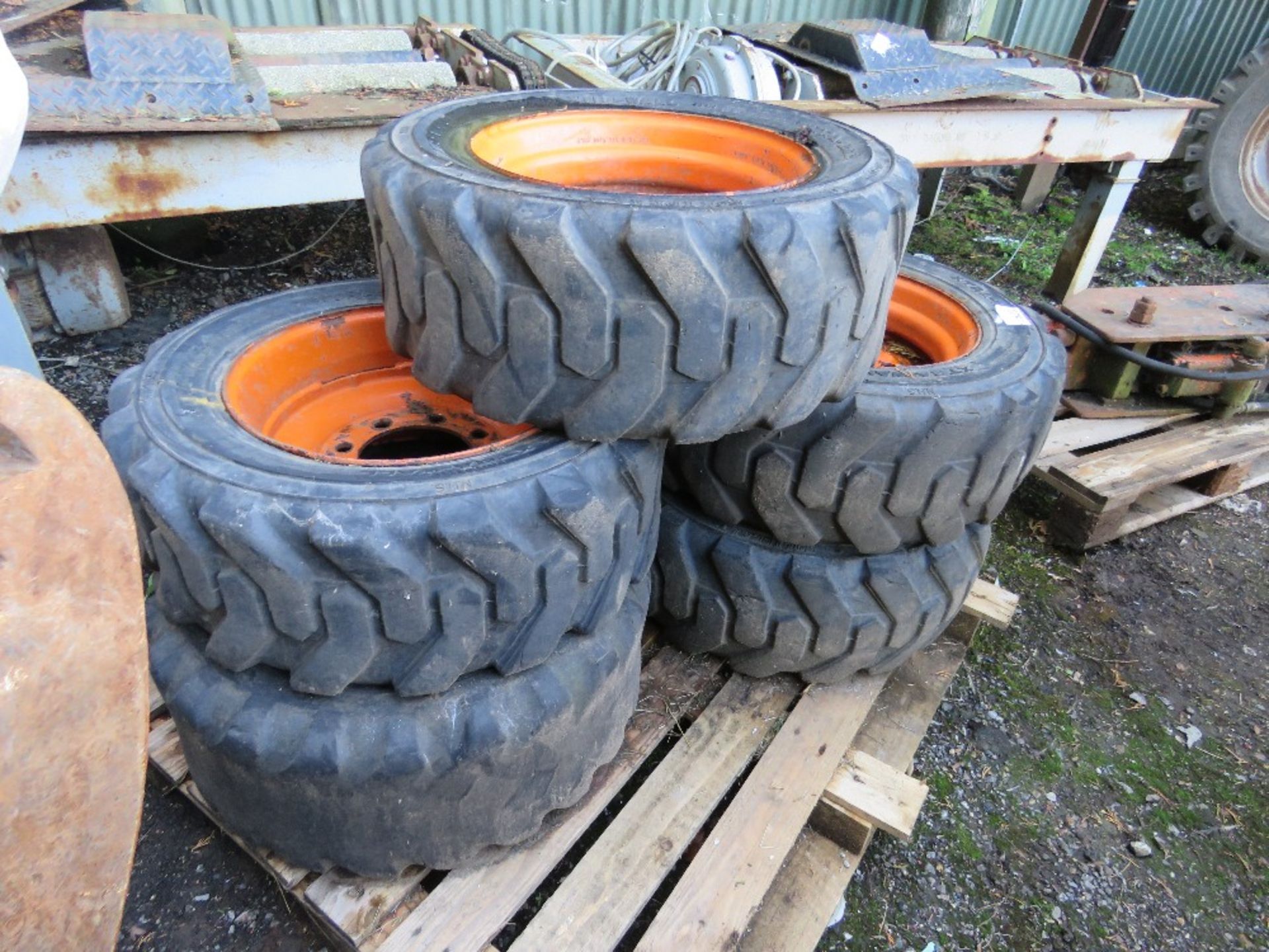 5NO SKID STEER LOADER WHEELS AND TYRES 10-16.5 SIZE. DIRECT FROM LOCAL SMALLHOLDING. THIS LOT IS - Image 2 of 5