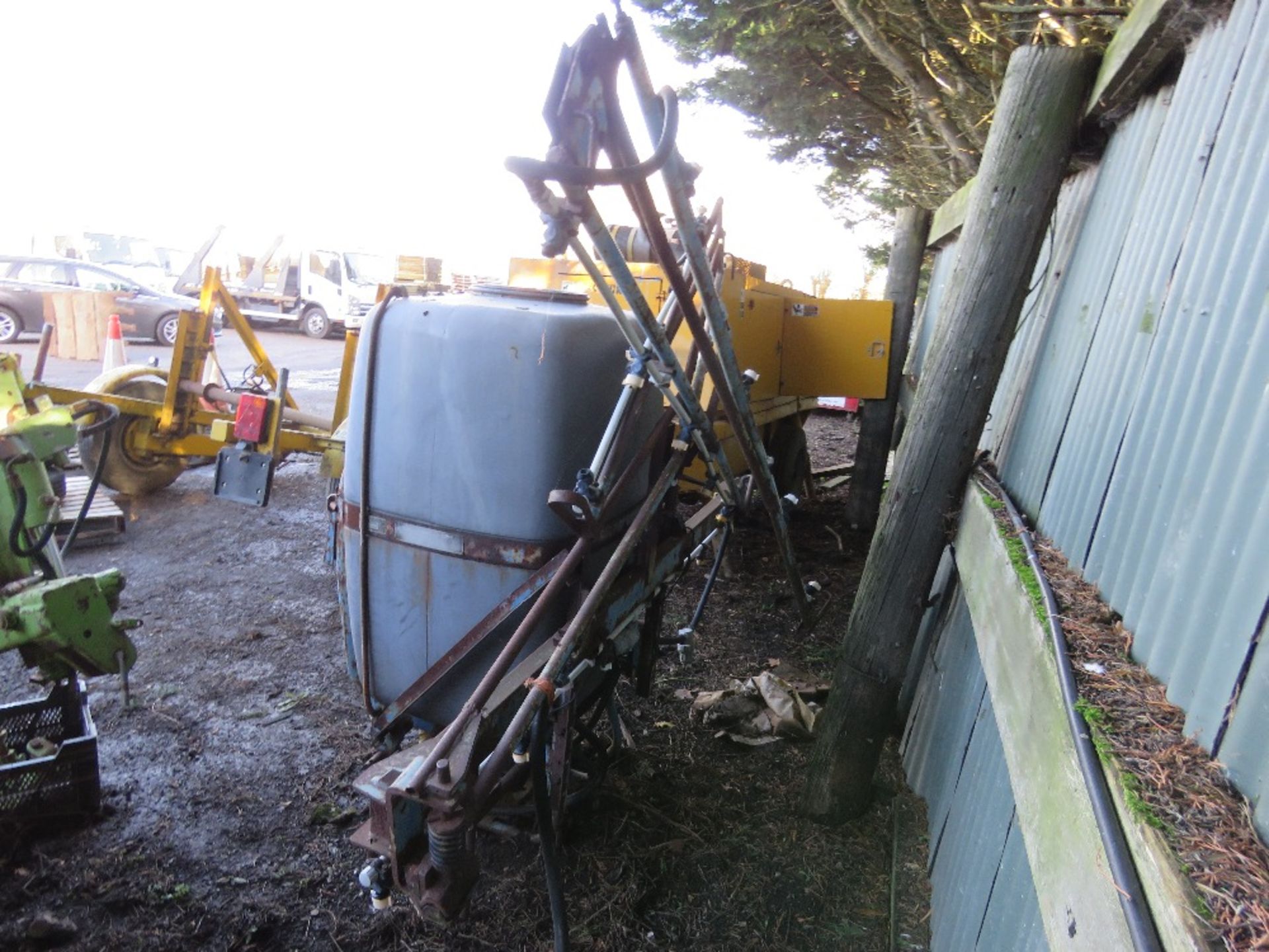 TRACTOR MOUNTED SPRAYER, PTO DRIVEN PUMP. THIS LOT IS SOLD UNDER THE AUCTIONEERS MARGIN SCHEME, T - Image 4 of 6