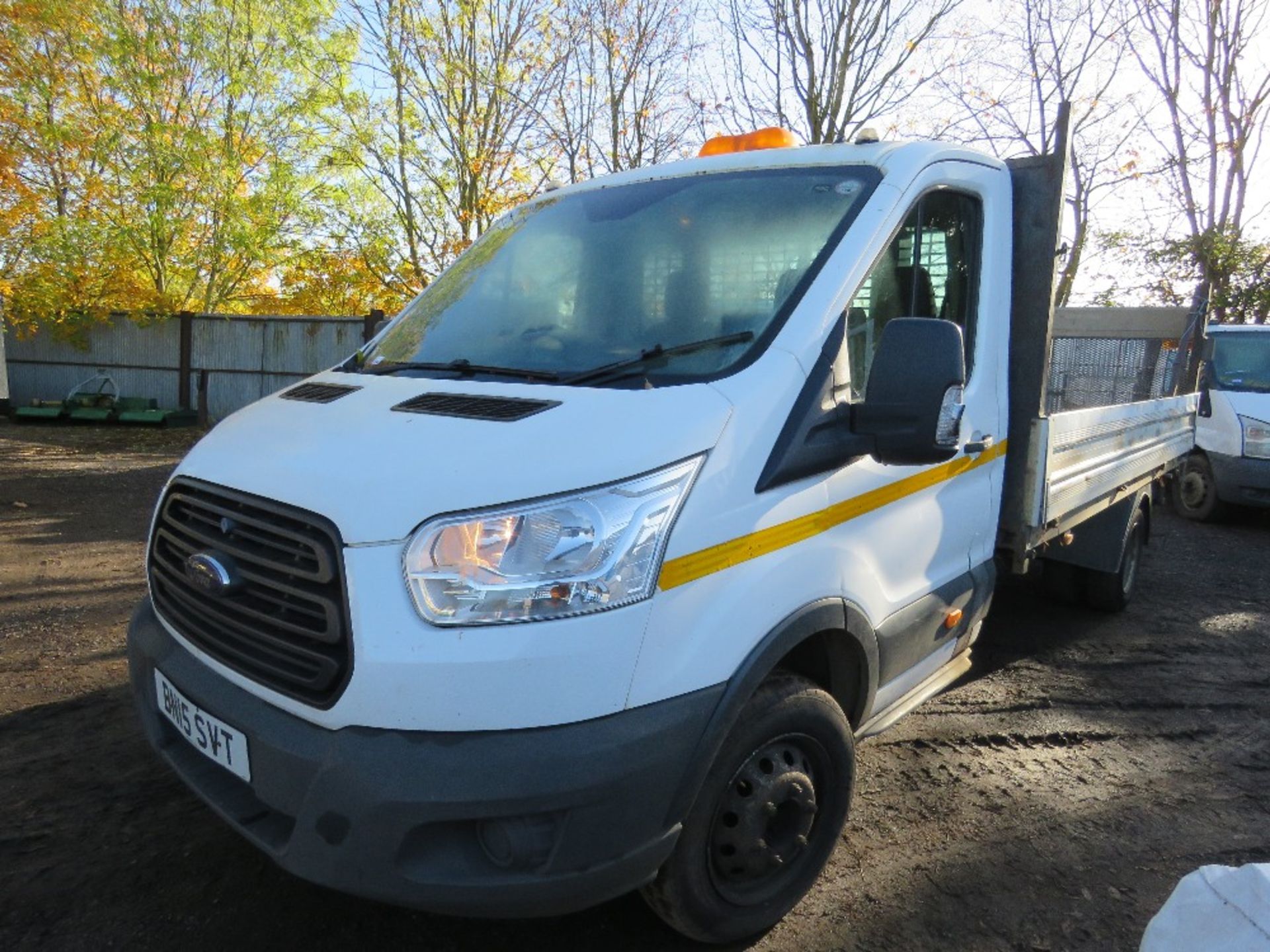 FORD TRANSIT 350 TWIN WHEEL 3.5TONNE DROP SIDE TRUCK REG:BN15 SVT . 186,212 REC MILES. MOT 06/01/24