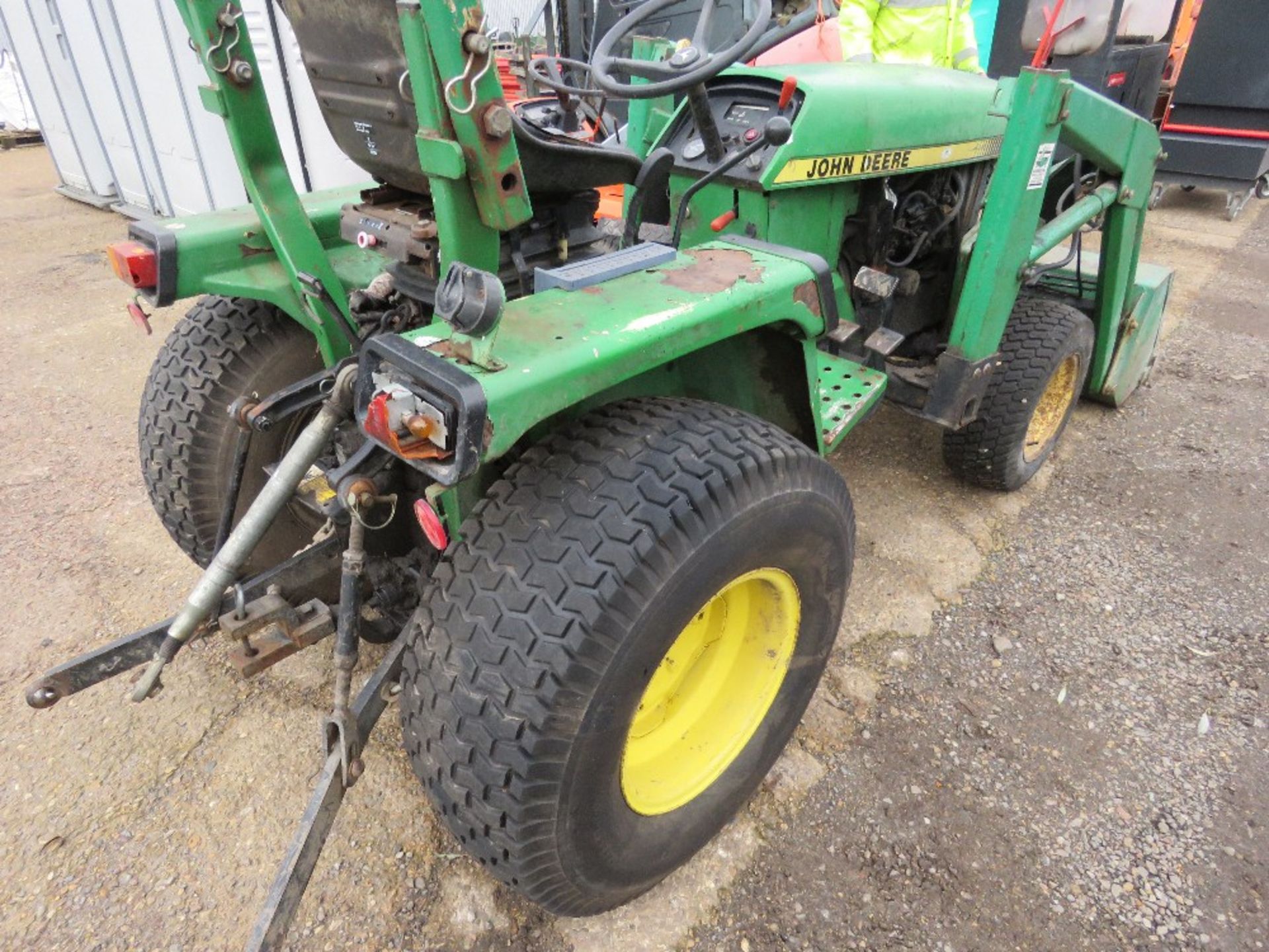 JOHN DEERE 855 4WD COMPACT TRACTOR WITH FOREND LOADER. WHEN TESTED WAS SEEN TO TURN OVER BUT NOT STA - Image 3 of 8