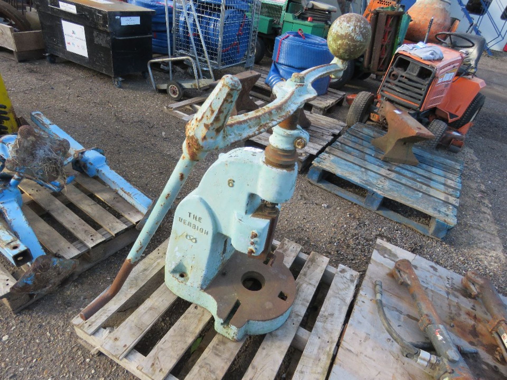 DENBIGH NO 6 FLY PRESS. THIS LOT IS SOLD UNDER THE AUCTIONEERS MARGIN SCHEME, THEREFORE NO VAT W - Image 4 of 4