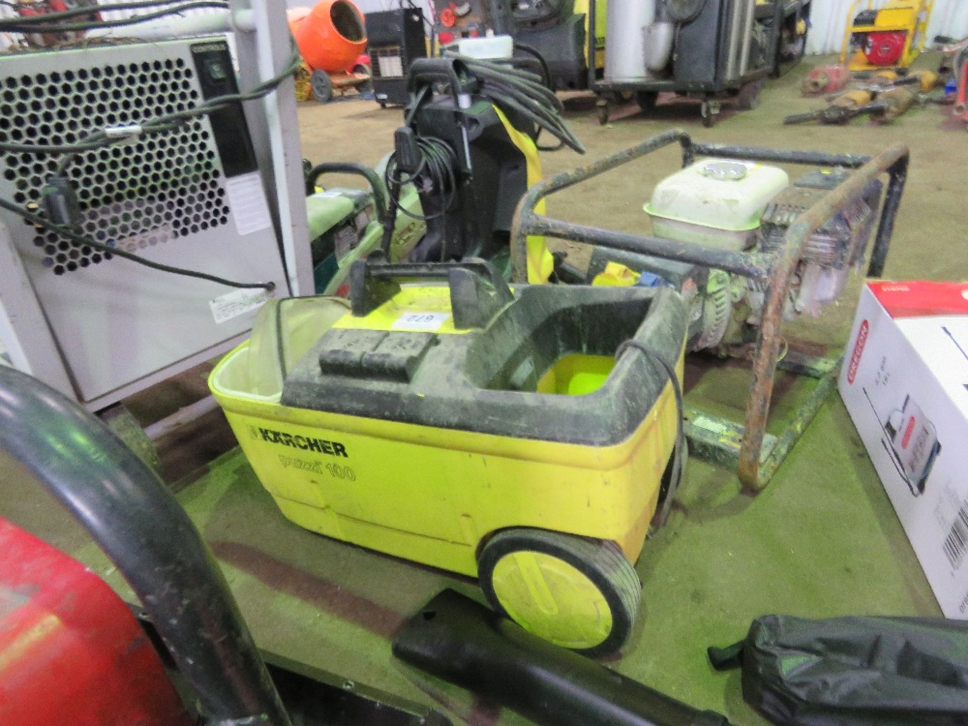 KARCHER 240V WET VAC BASE UNIT.