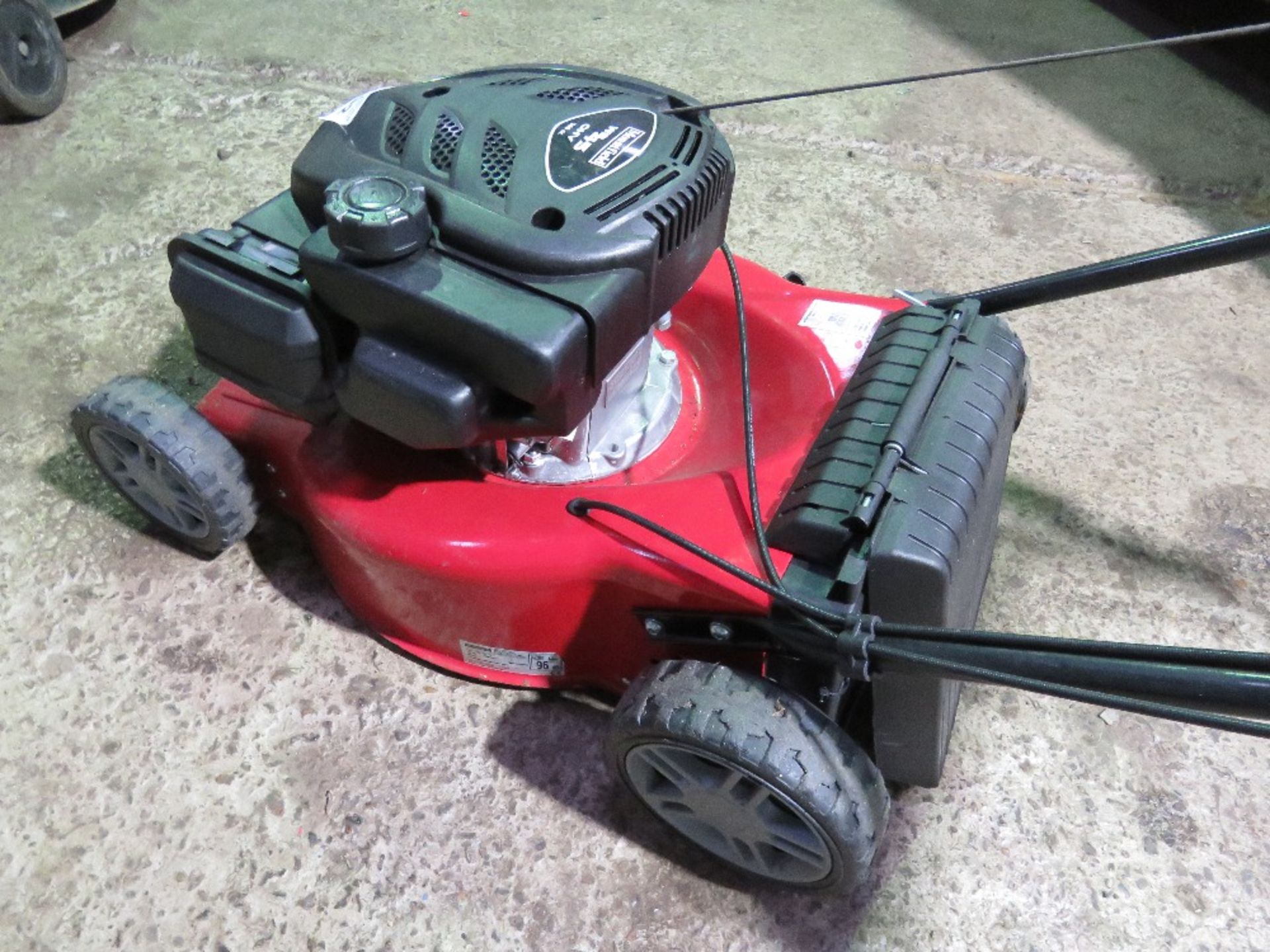 MOUNTFIELD MOWER NO BAG. THIS LOT IS SOLD UNDER THE AUCTIONEERS MARGIN SCHEME, THEREFORE NO VAT - Image 3 of 3