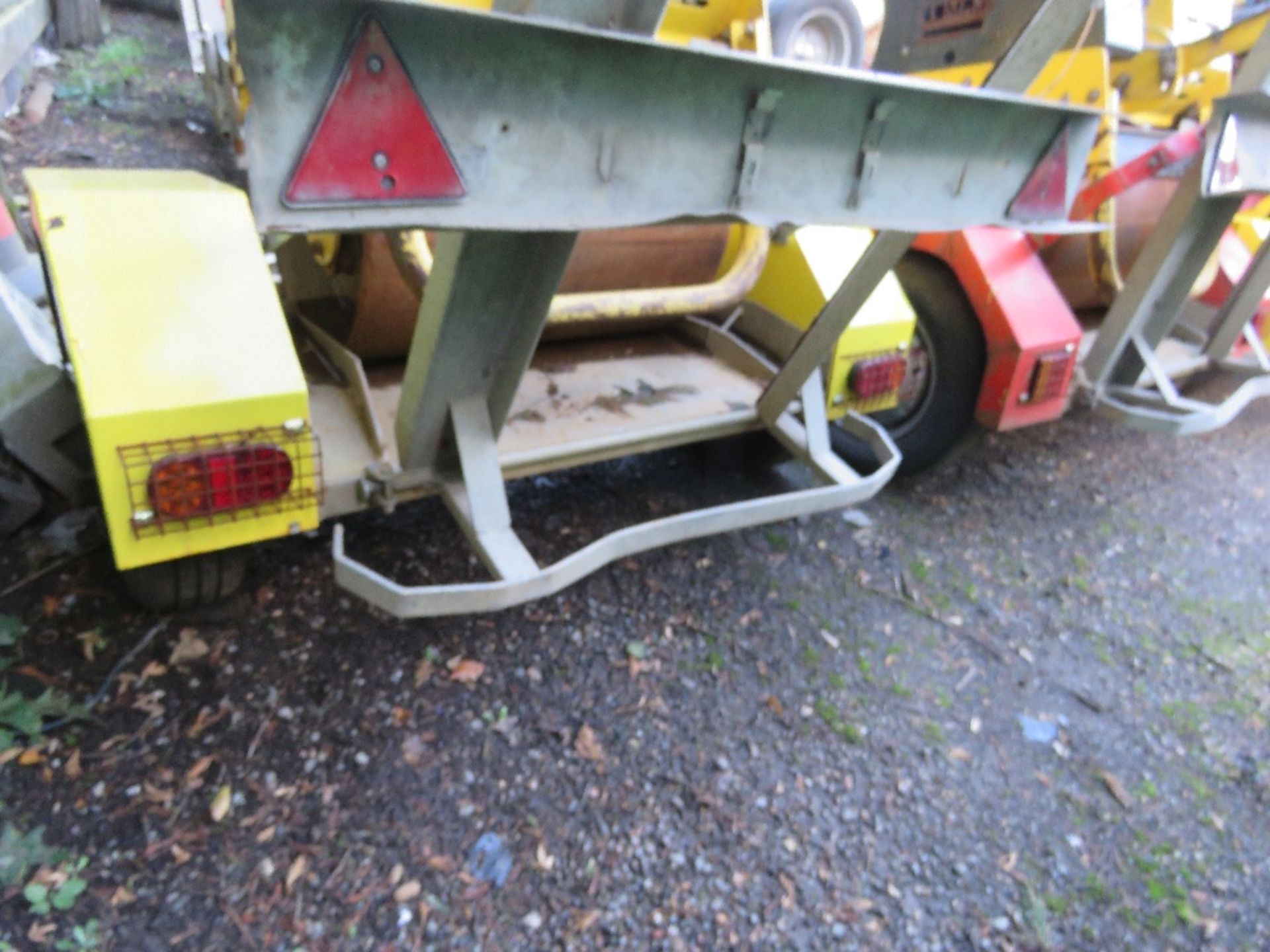 BOMAG BW71E-2 SINGLE DRUM ROLLER ON A TRAILER YEAR 2017 BUILD. SN: 101620291368. SOURCED FROM LARGE - Image 4 of 8