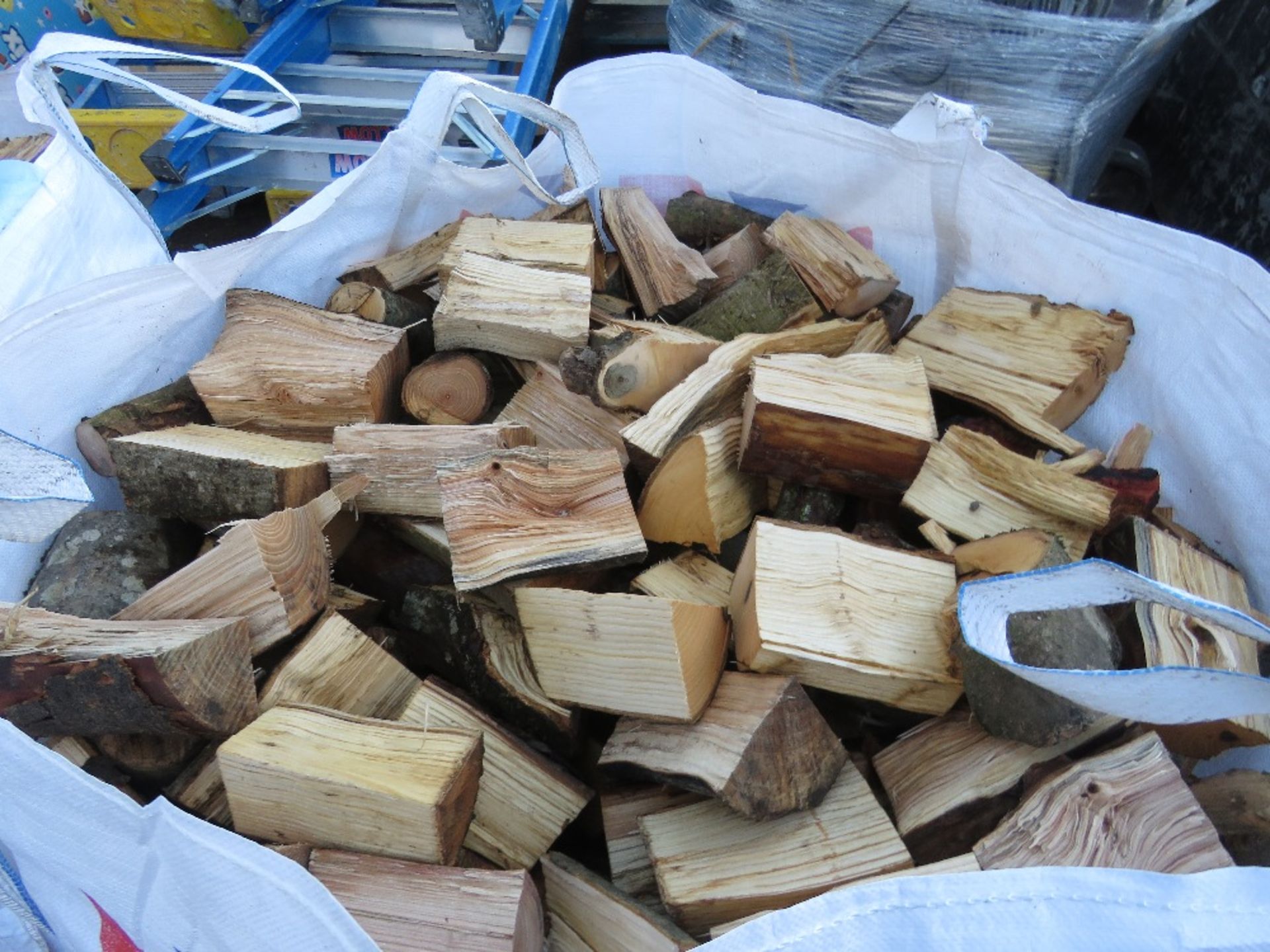 BULK BAG OF HARDWOOD FIRE WOOD LOGS. THIS LOT IS SOLD UNDER THE AUCTIONEERS MARGIN SCHEME, THERE - Image 2 of 2