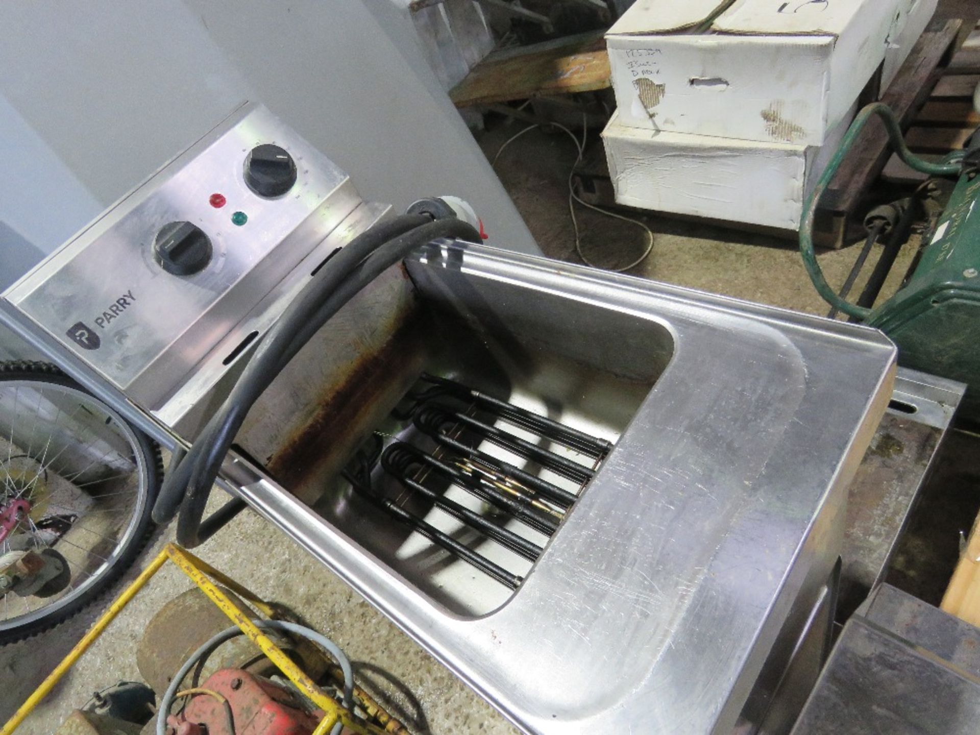 LINCAT FOOD HEATER ON A STAND, 240V GRIDDLE PLUS A 3 PHASE FRYER UNIT. THIS LOT IS SOLD UNDER TH - Image 4 of 9