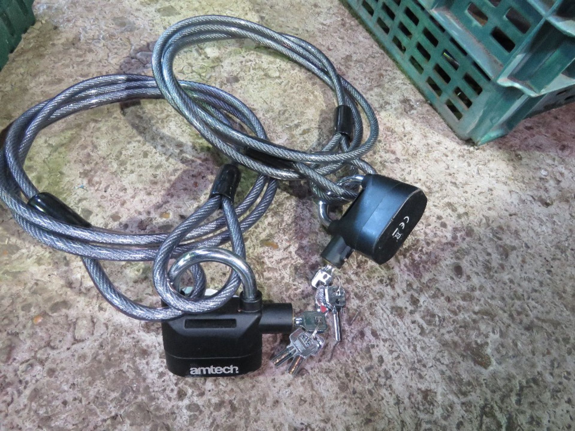 2 X HEAVY DUTY SECURING CABLES WITH LOCKS. THIS LOT IS SOLD UNDER THE AUCTIONEERS MARGIN SCHEME, - Image 2 of 2