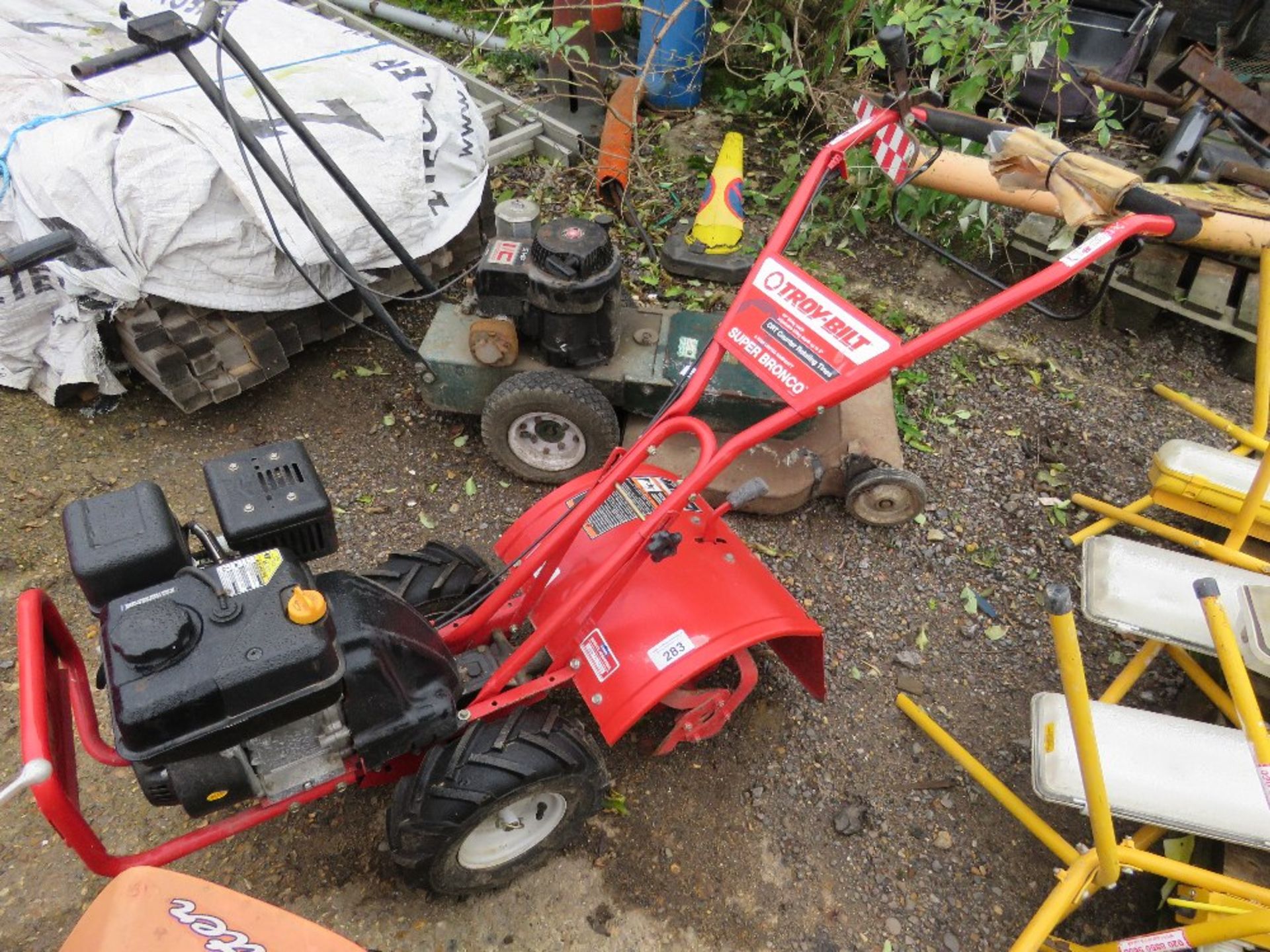 TROYBUILT HEAVY DUTY REAR TINE ROTORVATOR. THIS LOT IS SOLD UNDER THE AUCTIONEERS MARGIN SCHEME,
