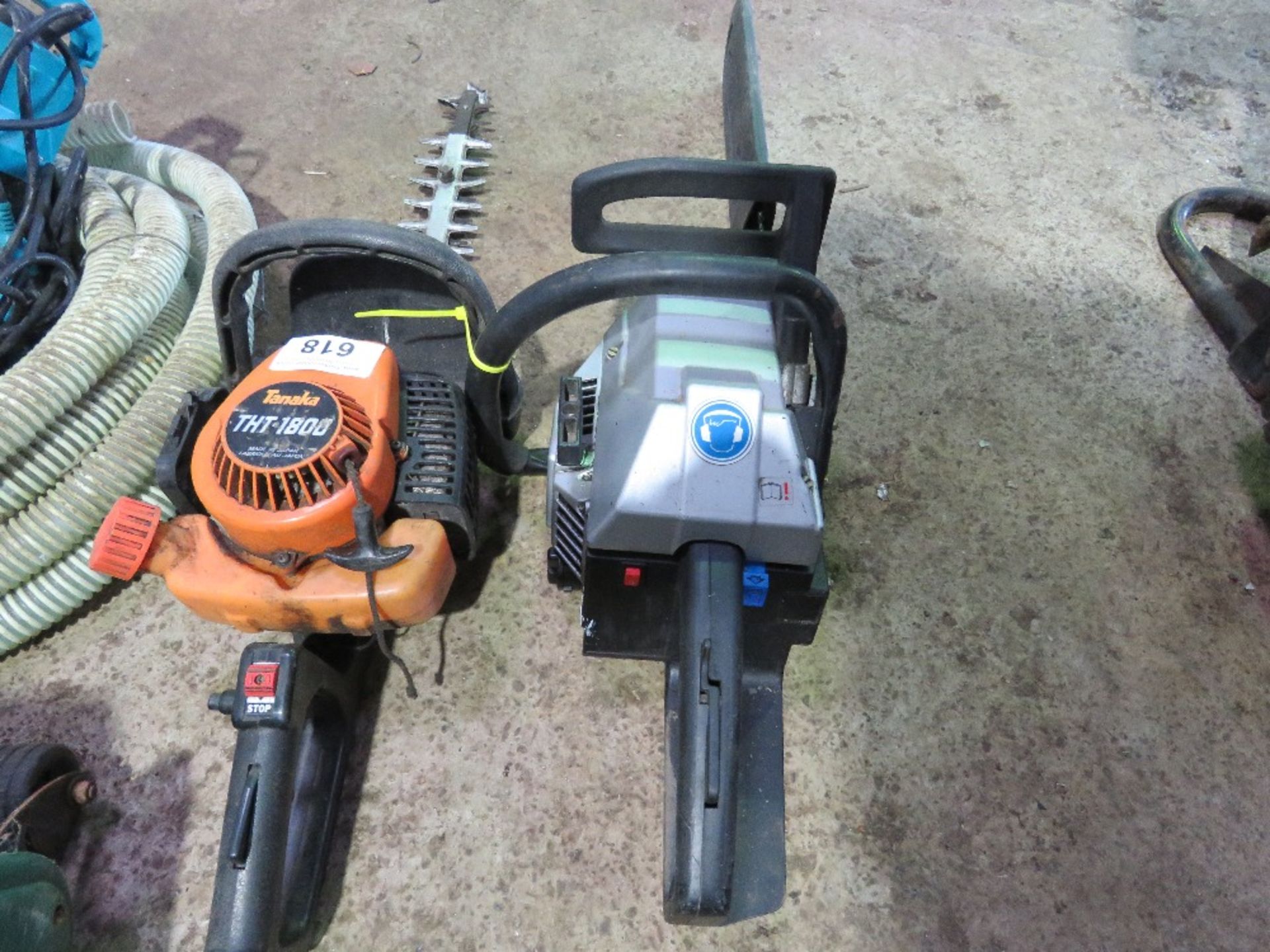 HEDGE CUTTER PLUS A CHAINSAW. THIS LOT IS SOLD UNDER THE AUCTIONEERS MARGIN SCHEME, THEREFORE N - Image 5 of 6