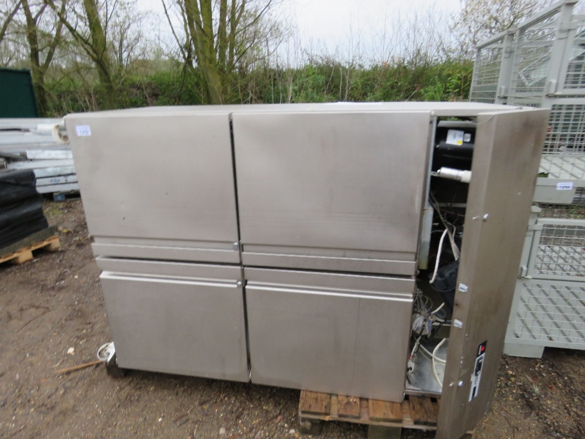 2 X LARGE STAINLESS STEEL CATERING FRIDGES. THIS LOT IS SOLD UNDER THE AUCTIONEERS MARGIN SCHEME - Image 6 of 7