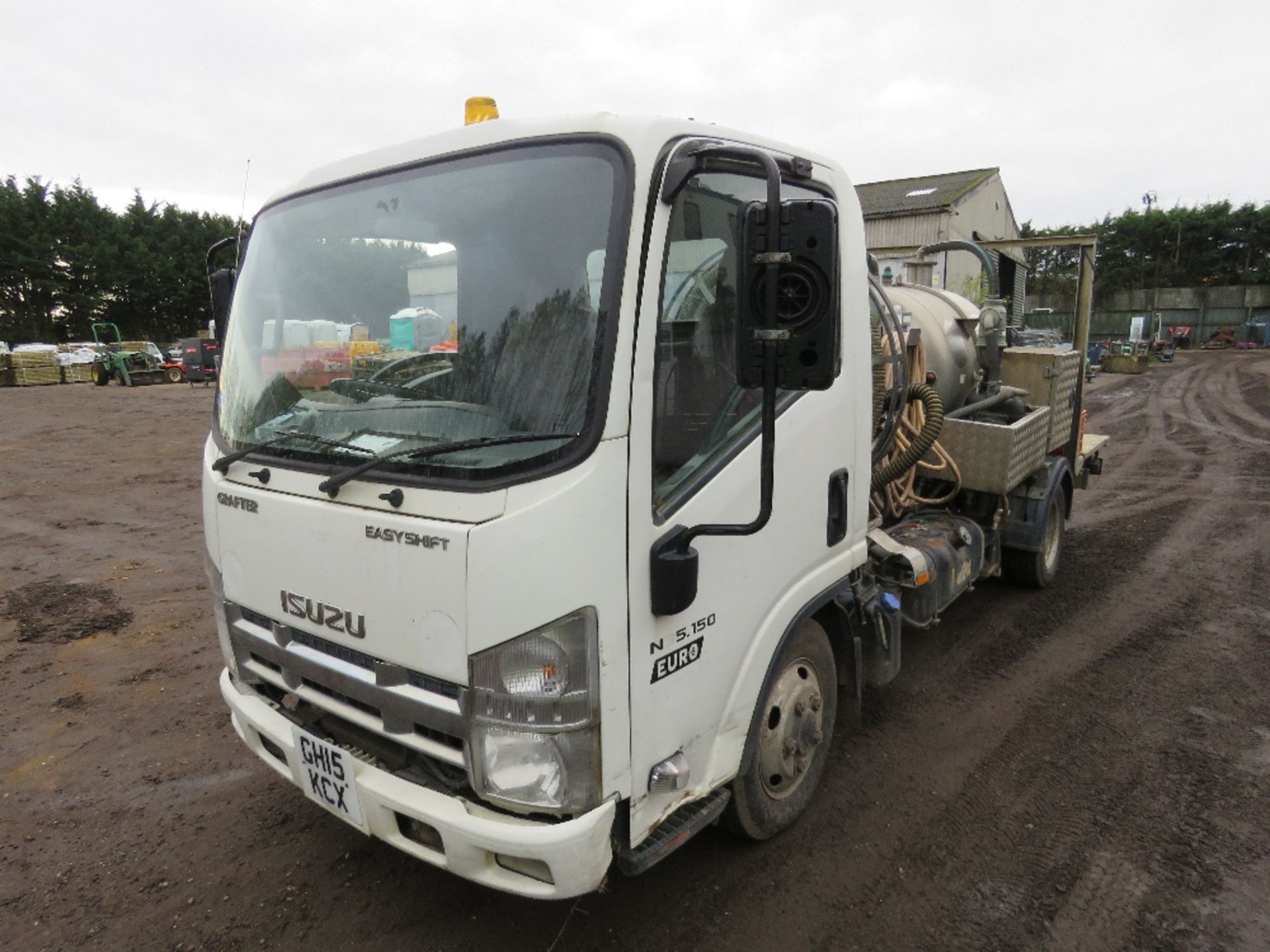 ISUZU GRAFTER N35.150 TOILET SERVICE TRUCK REG:GH15 KCX. 3500KG RATED. 147,877 REC MILES. WITH V5, O - Image 4 of 16