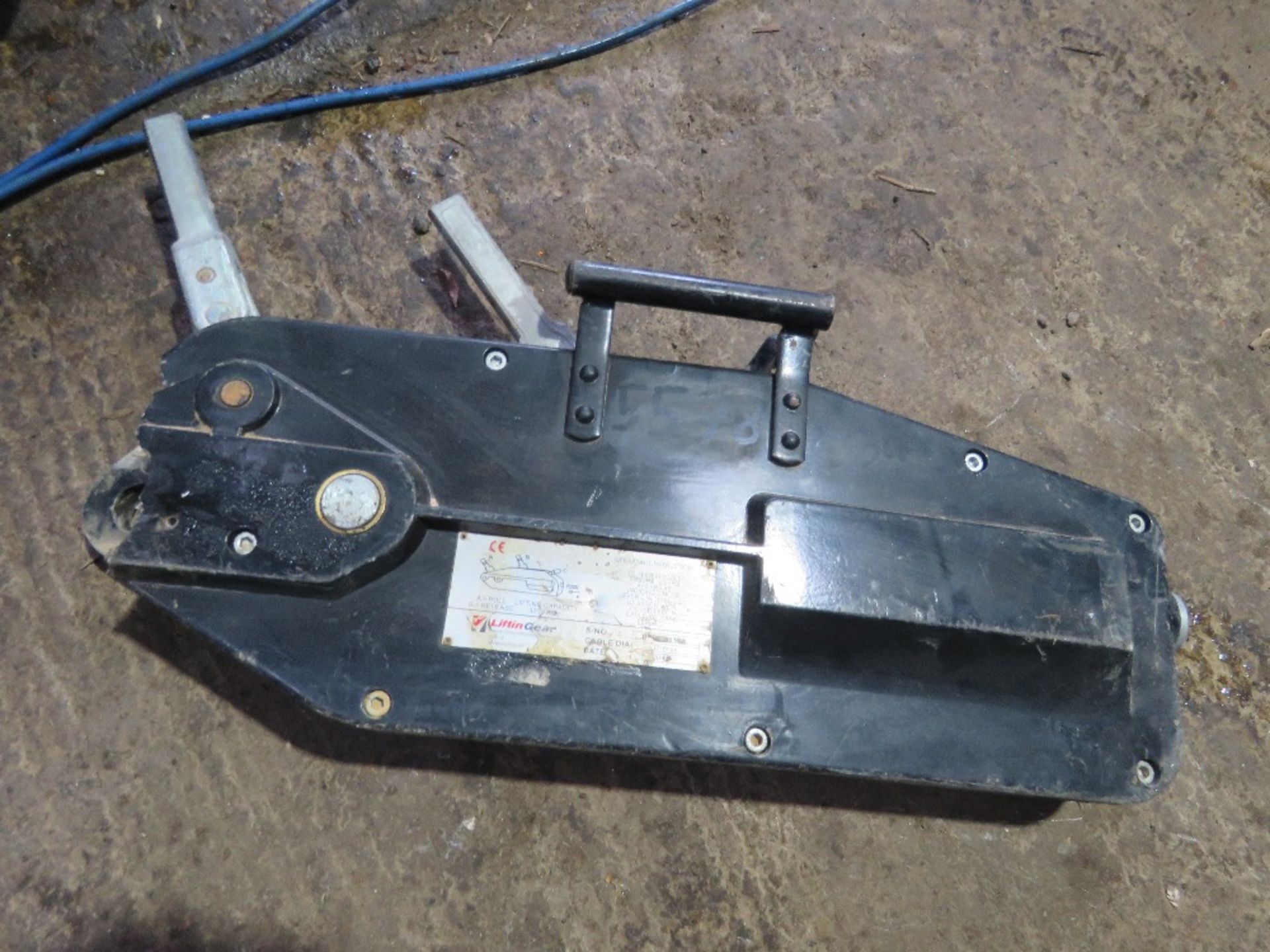 TIRFOR TYPE CABLE WINCH HEAD. THIS LOT IS SOLD UNDER THE AUCTIONEERS MARGIN SCHEME, THEREFORE NO - Image 2 of 2